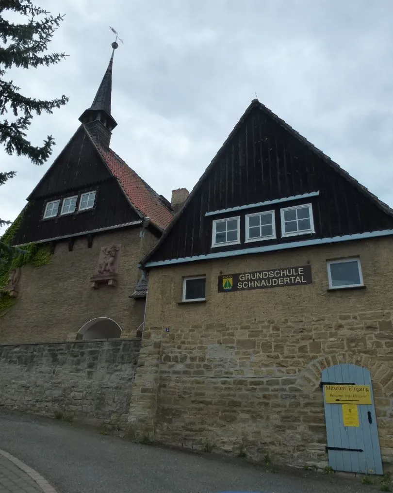 Photo showing: Grundschule in Kayna