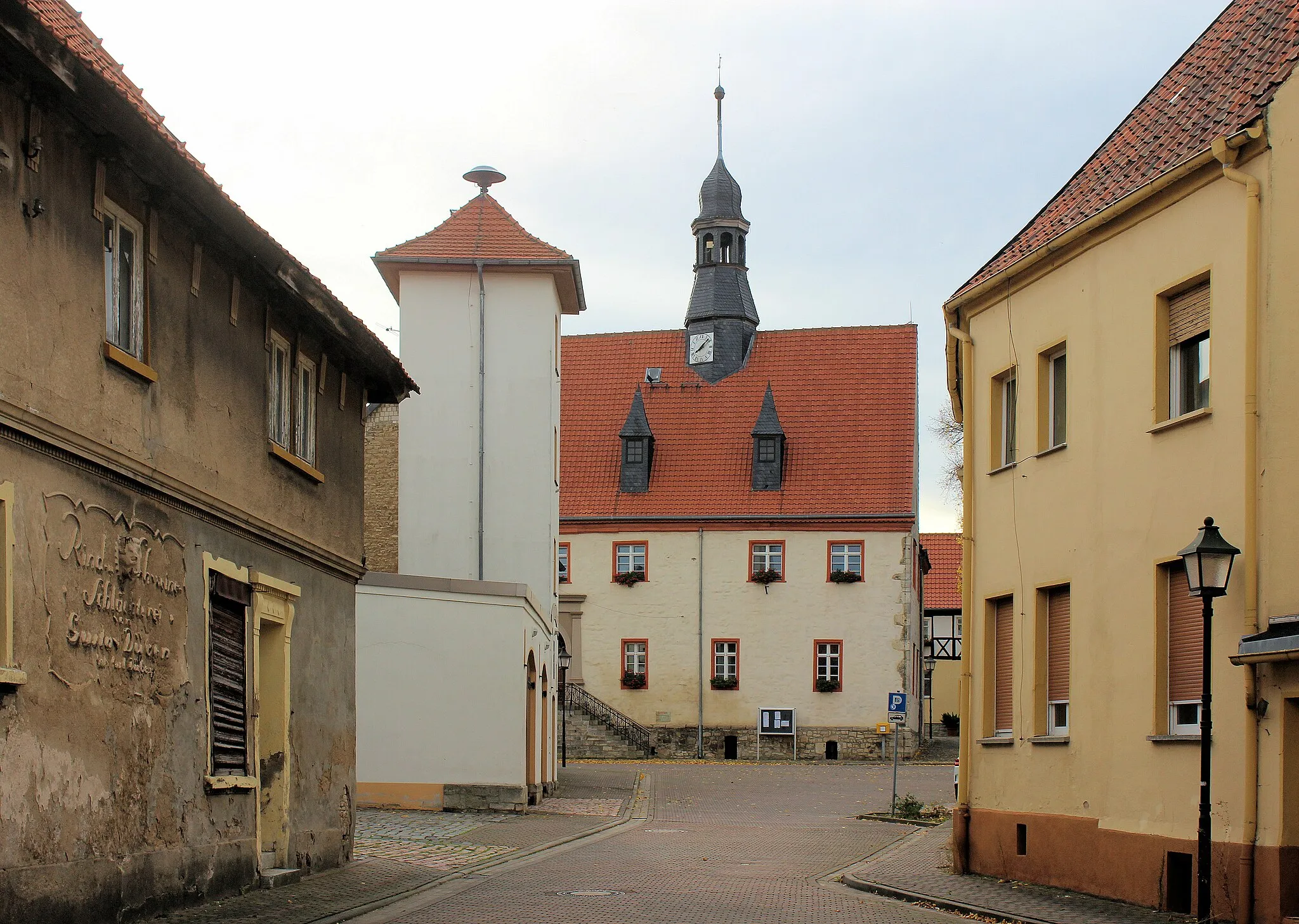 Photo showing: Kroppenstedt, town hall and fire station