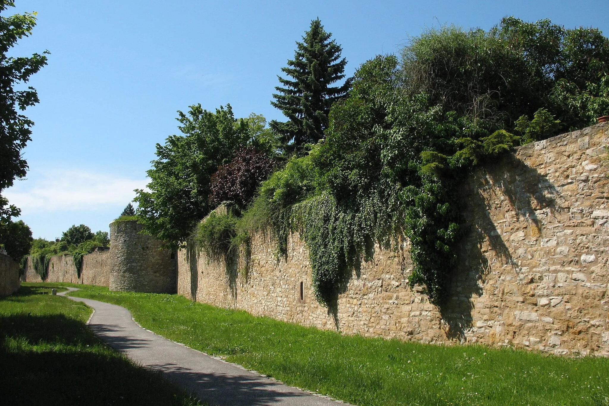 Photo showing: Town walls in Querfurt in Saxony-Anhalt, Germany
