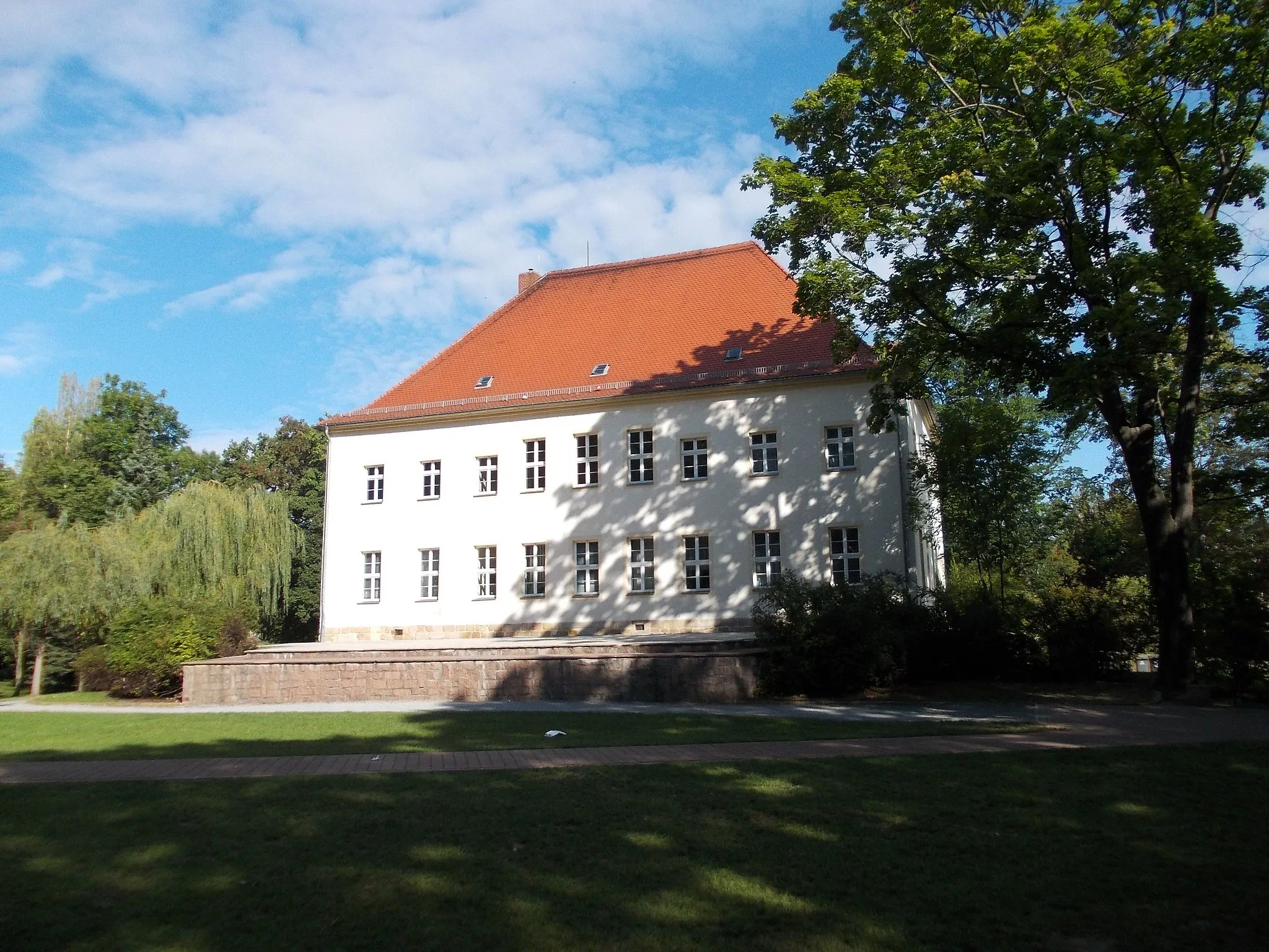 Photo showing: Manor house of Teuchern estate (district of Burgenlandkreis, Saxony-Anhalt)