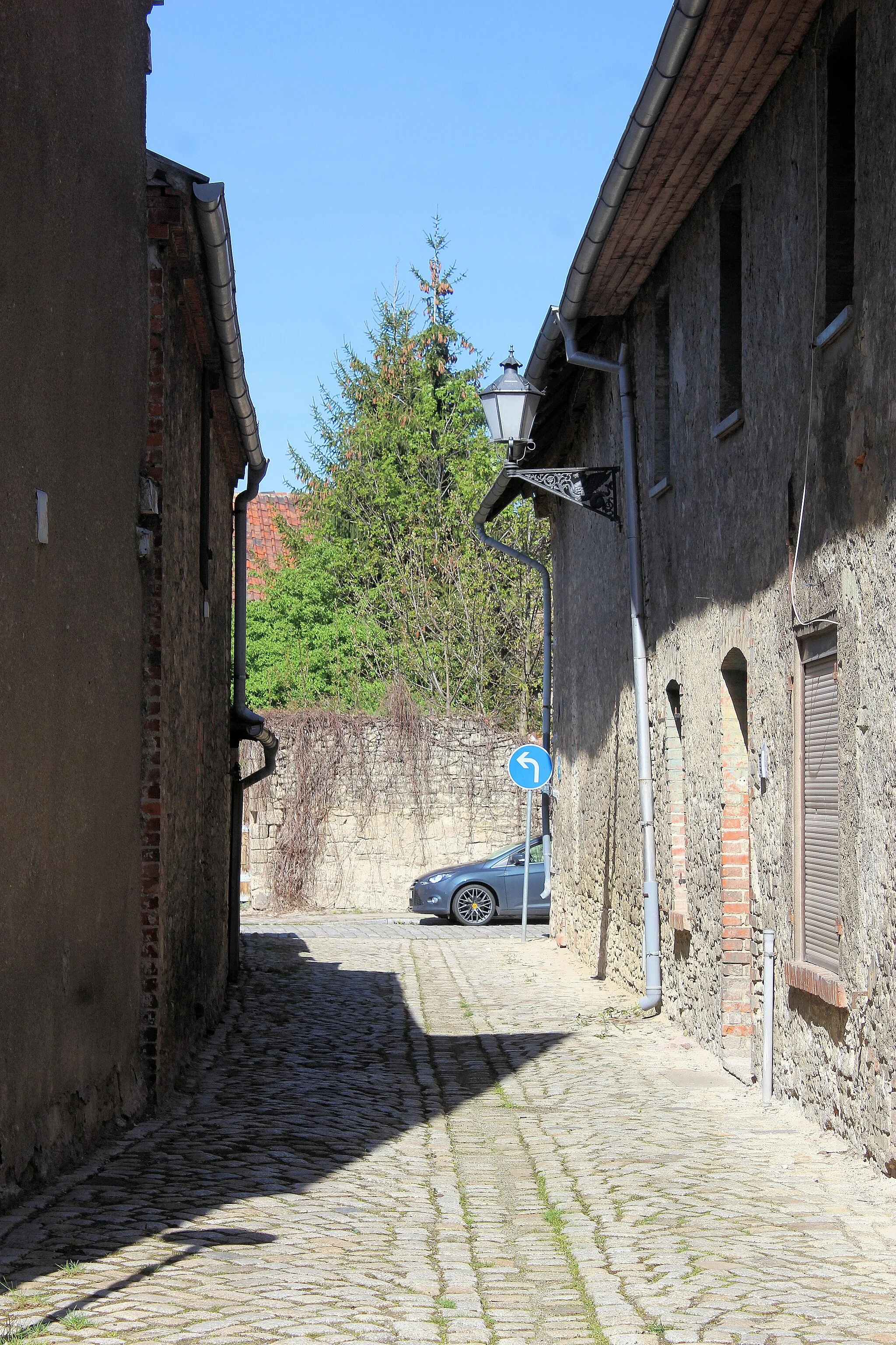 Photo showing: Wegeleben, narrow street