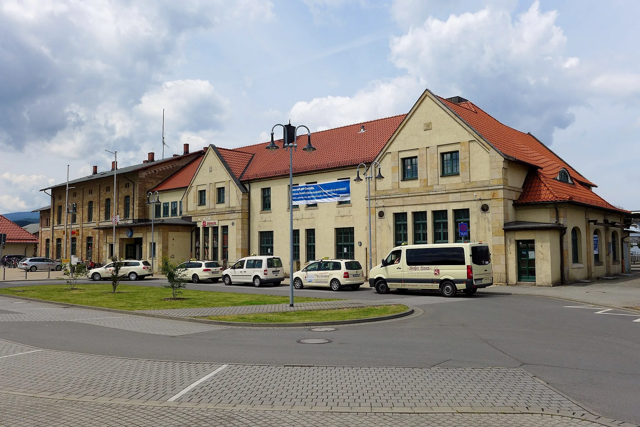 Photo showing: View of the main station building at Wernigerode railway station, Wernigerode, Germany.