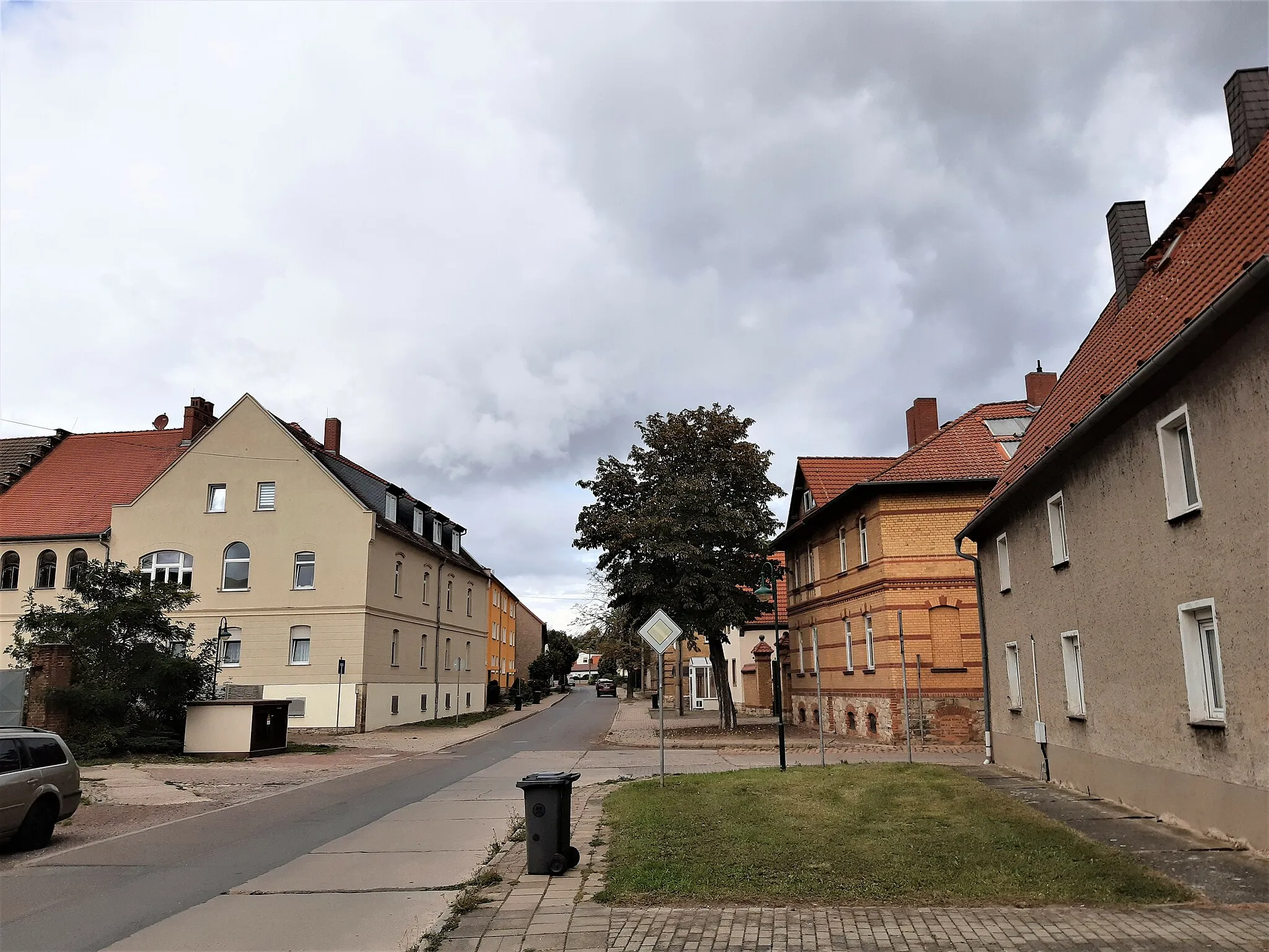 Photo showing: Hauptstraße in Zscherben (Teutschenthal)