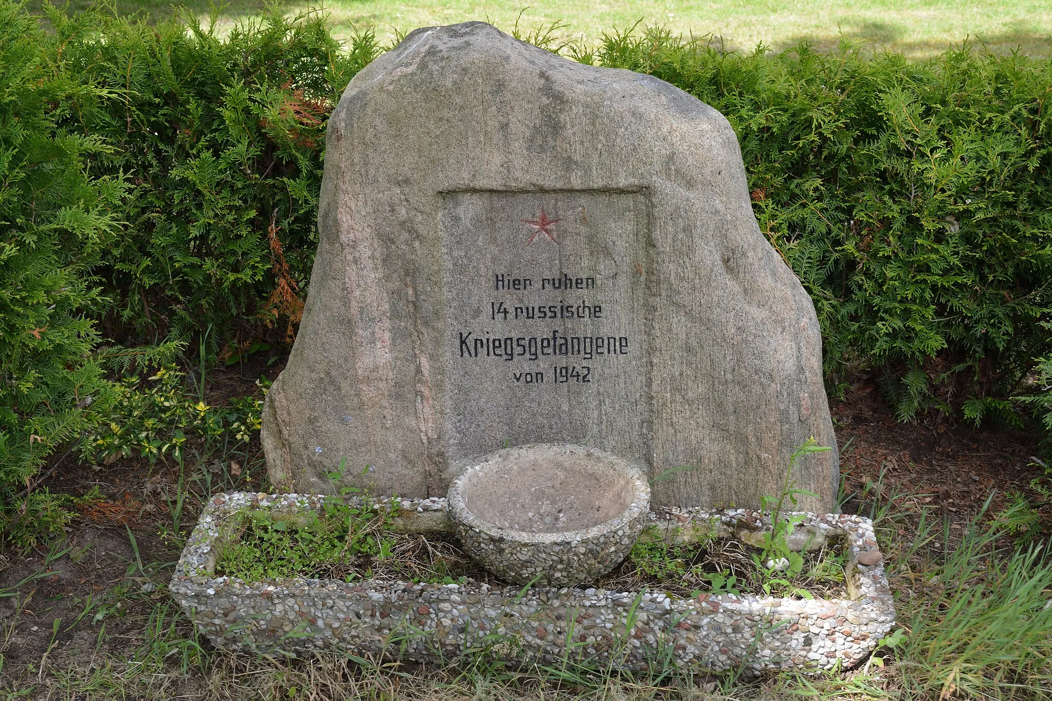 Photo showing: Kriegsgräber auf dem Friedhof von Alt Duvenstedt