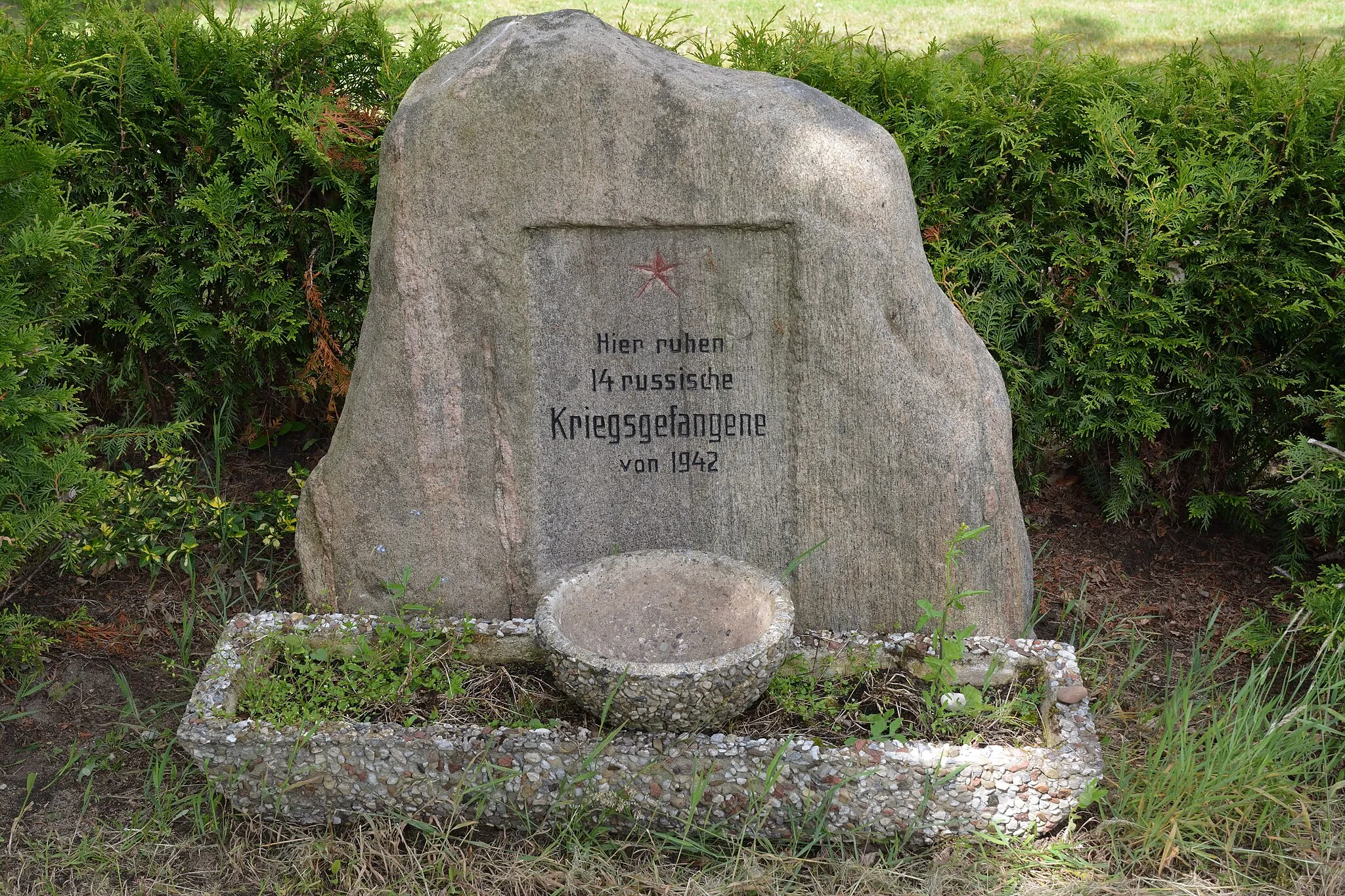 Photo showing: Kriegsgräber auf dem Friedhof von Alt Duvenstedt