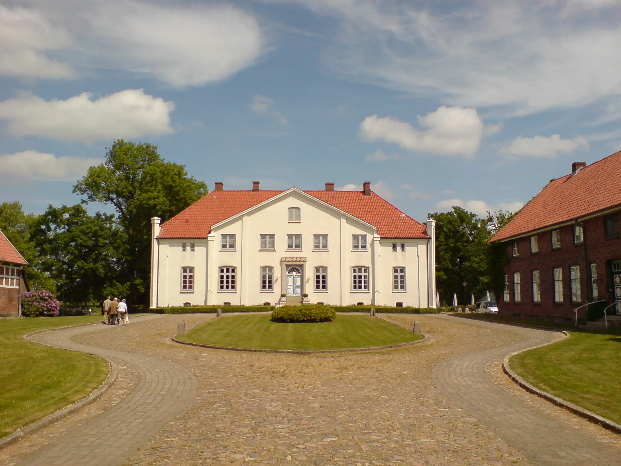 Photo showing: Kaden Manor