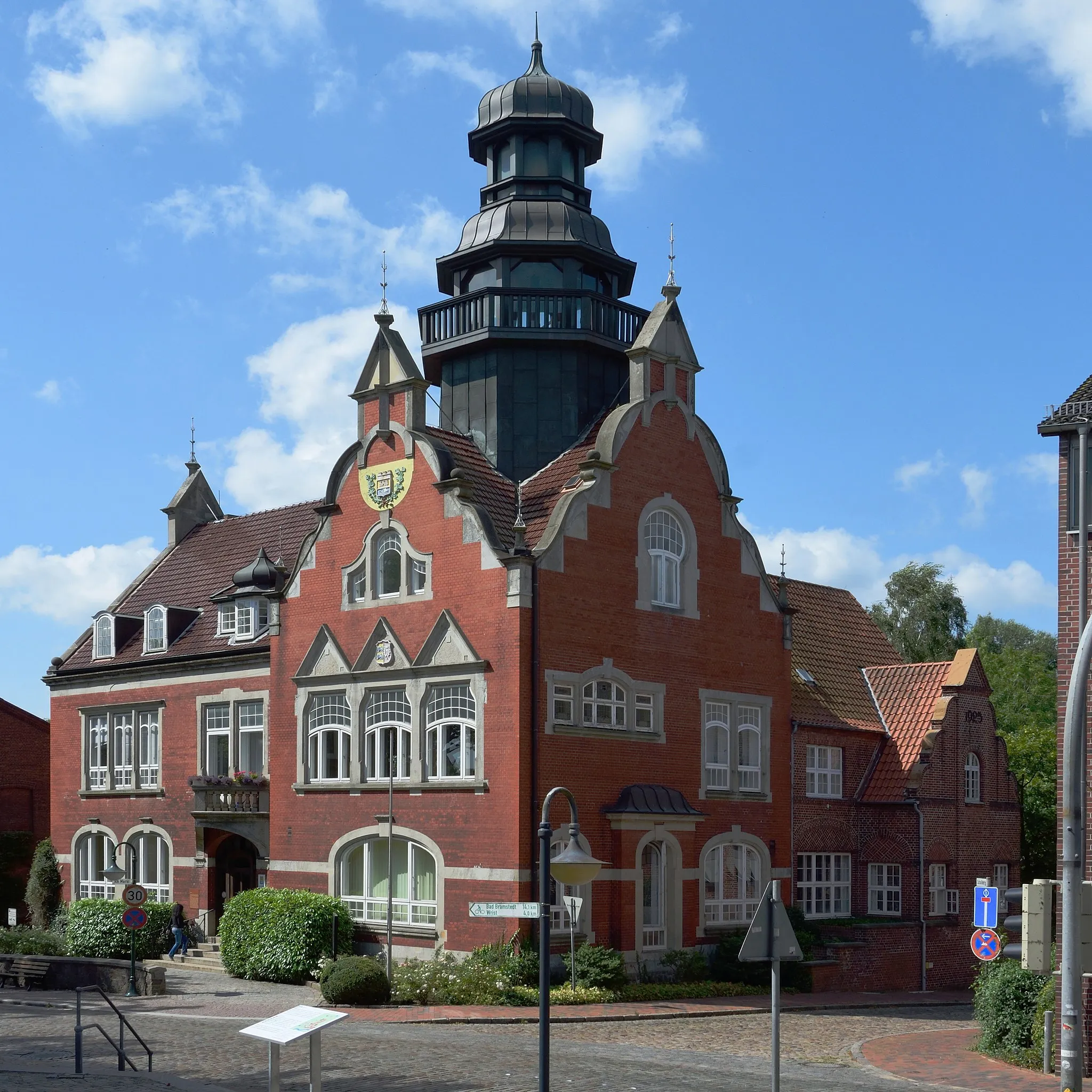 Photo showing: The Town Hall in Kellinghusen is the cultural monument number 2 with the address "Am Markt 9"