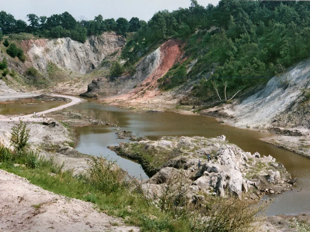 Photo showing: Lime-pit Lieth, Klein Nordende, Schleswig-Holstein (Germany), photo 2000