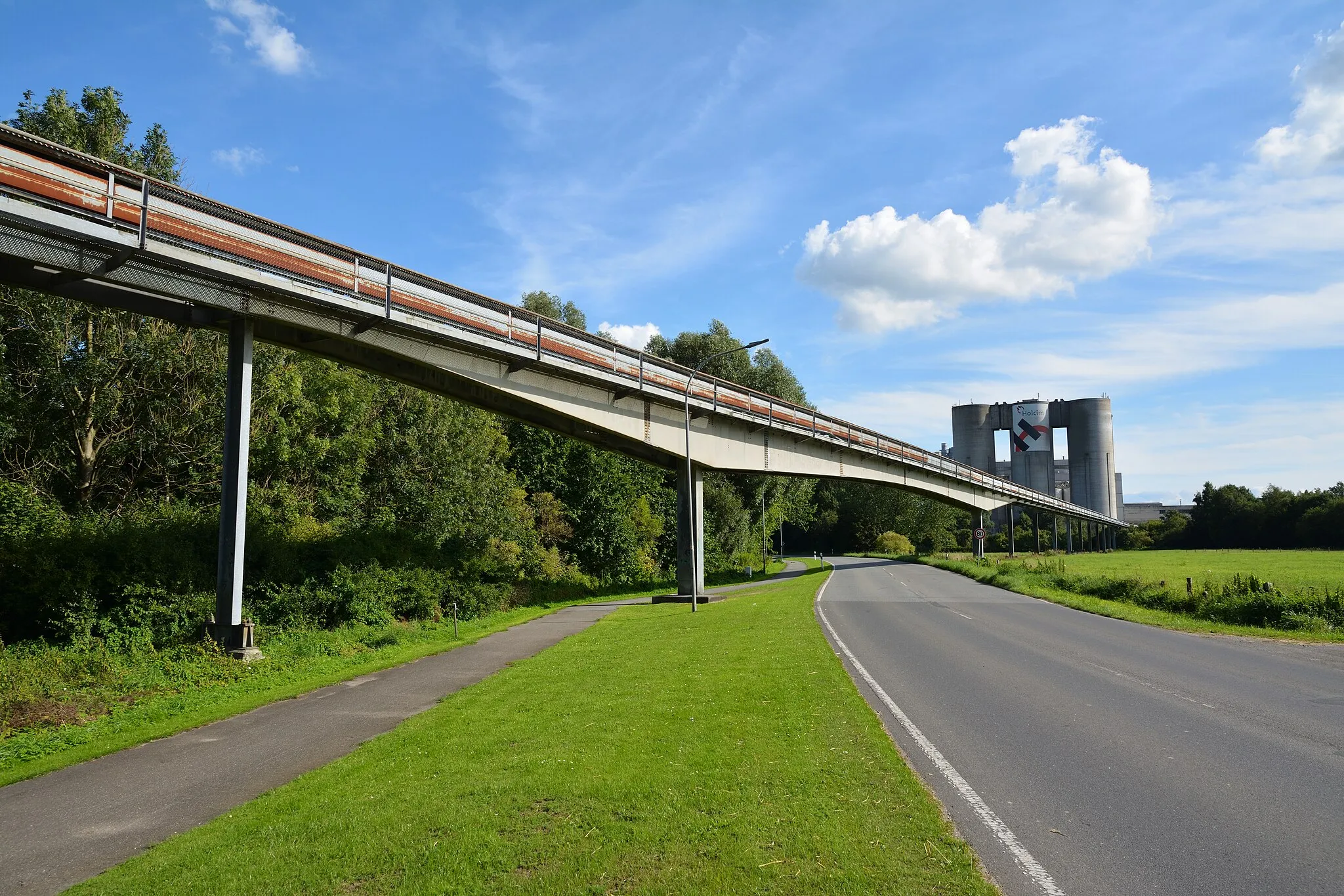 Photo showing: Das stillgelegte Föderband von der Kreidegrube Saturn zur Zementfabrik in Lägerdorf