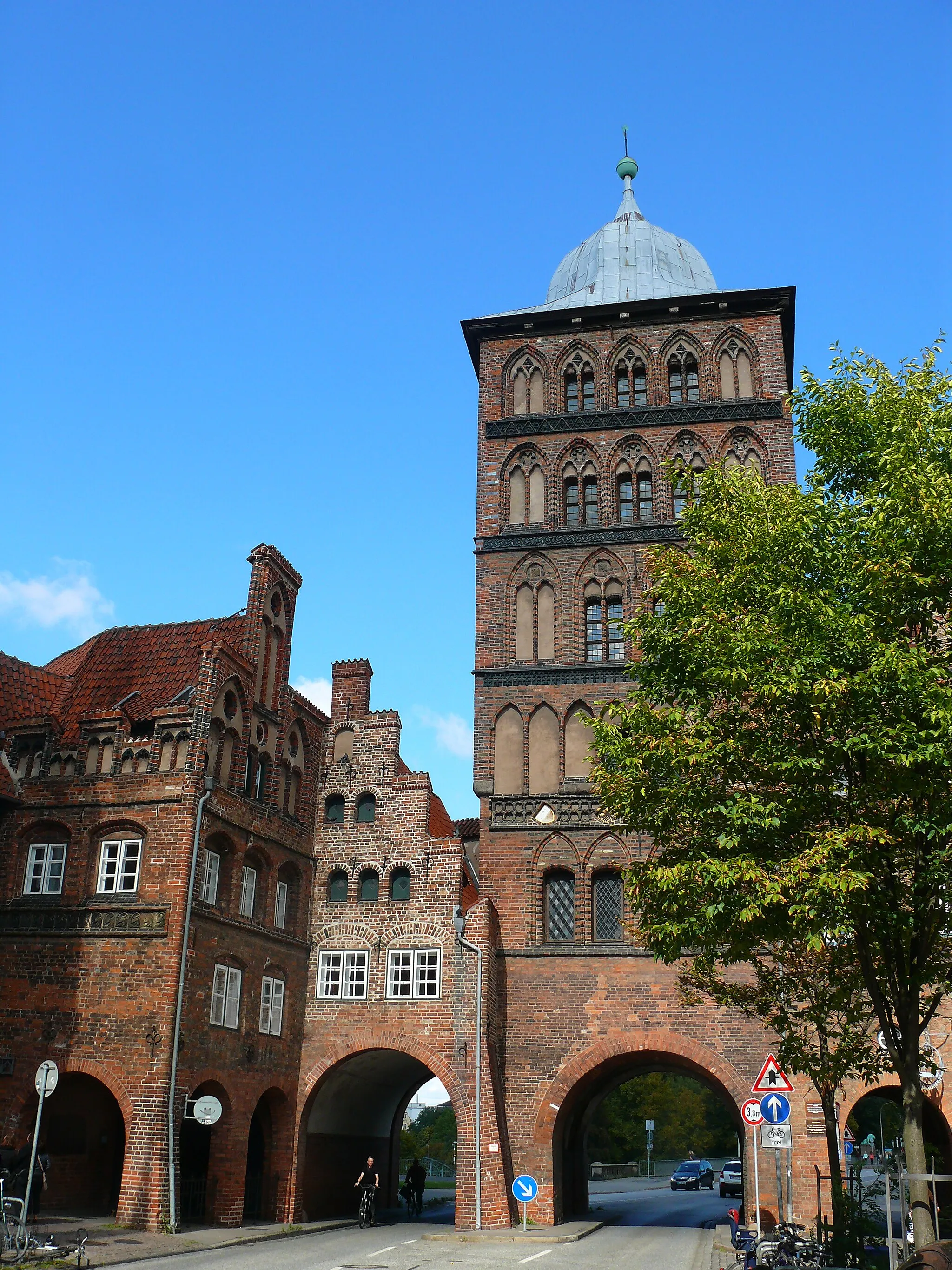 Photo showing: Das Burgtor zu Lübeck von der Stadtseite (Innenseite)