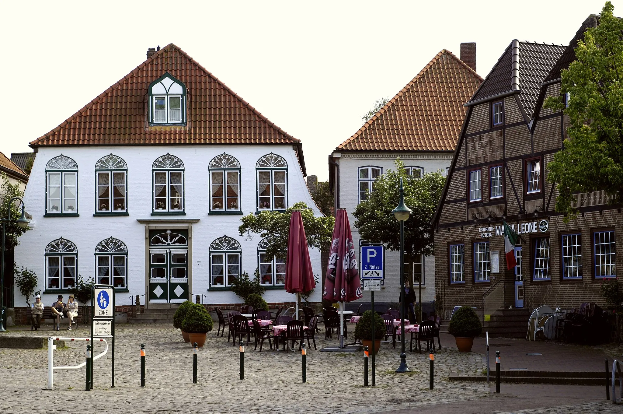 Photo showing: Meldorf, Cafes am Markt