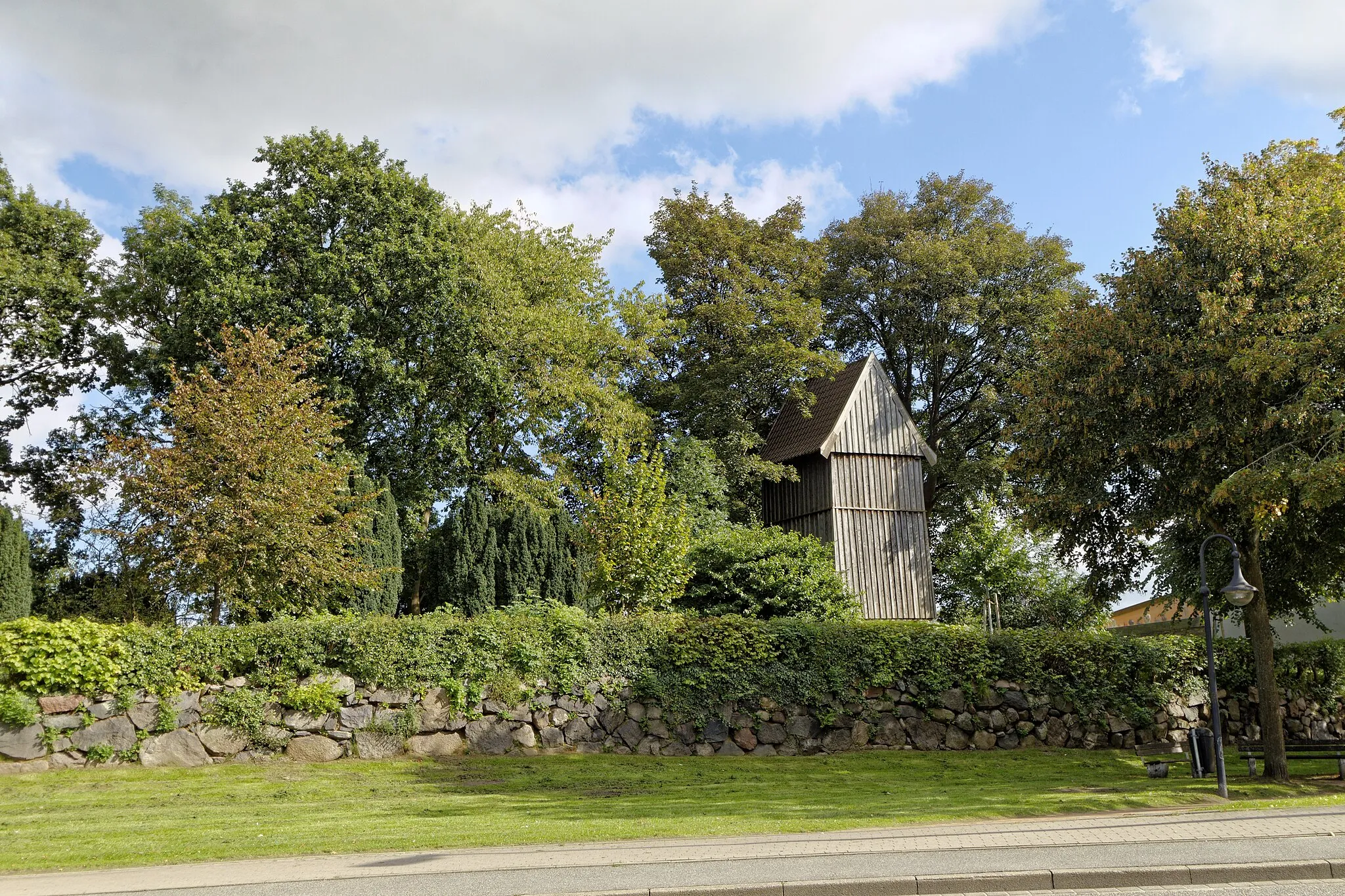 Photo showing: Schleswig, Alter Domfriedhof