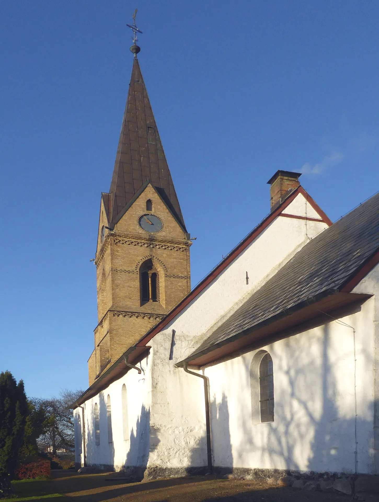 Photo showing: Süderbrarup romanische St-Jacobus-Kirche 12 - 19. Jahrhundert Feldstein- & Backsteinkirche Foto 2018 Wolfgang Pehlemann P1280445.jpg