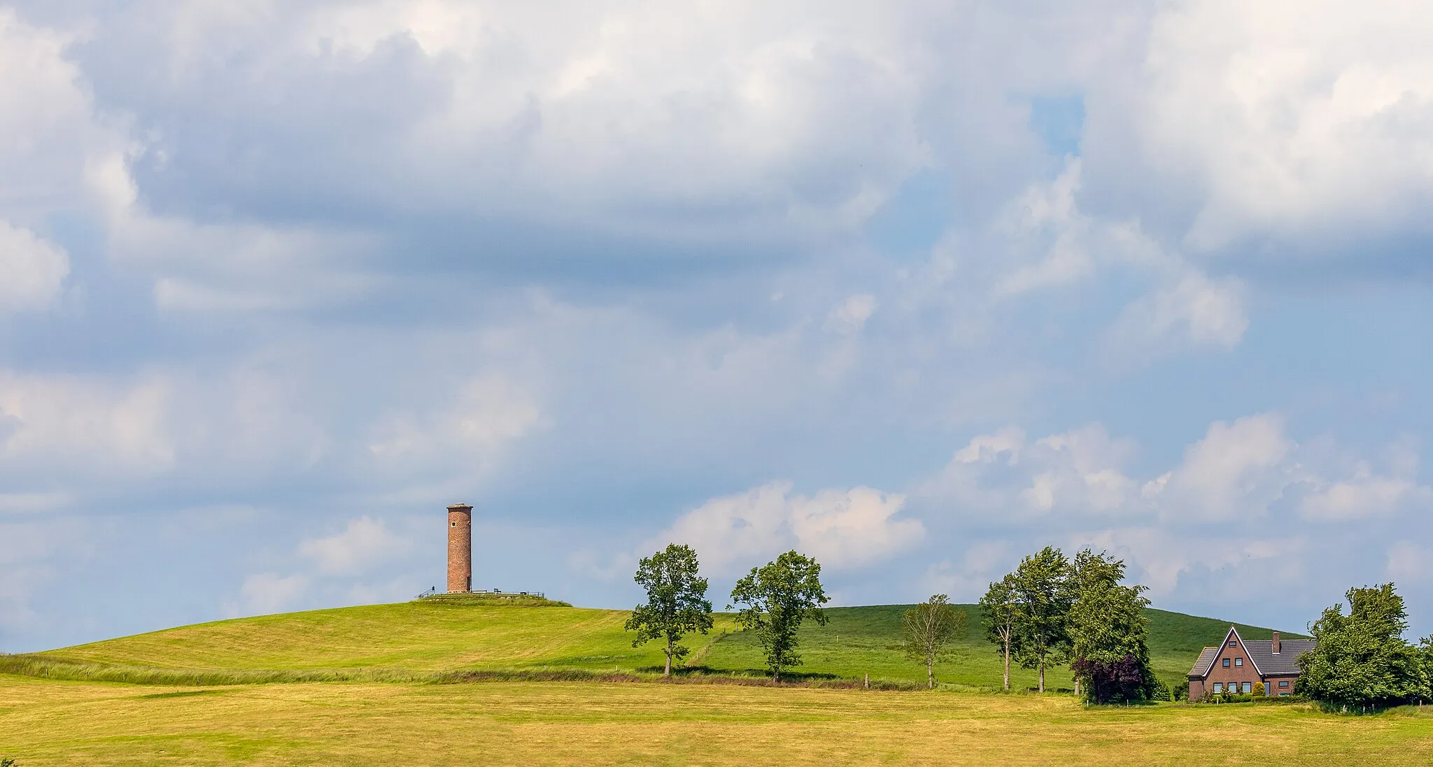 Photo showing: Der Gömnitzer Turm. Ein Baudenkmal gemäß de:Liste der Kulturdenkmale in Süsel
