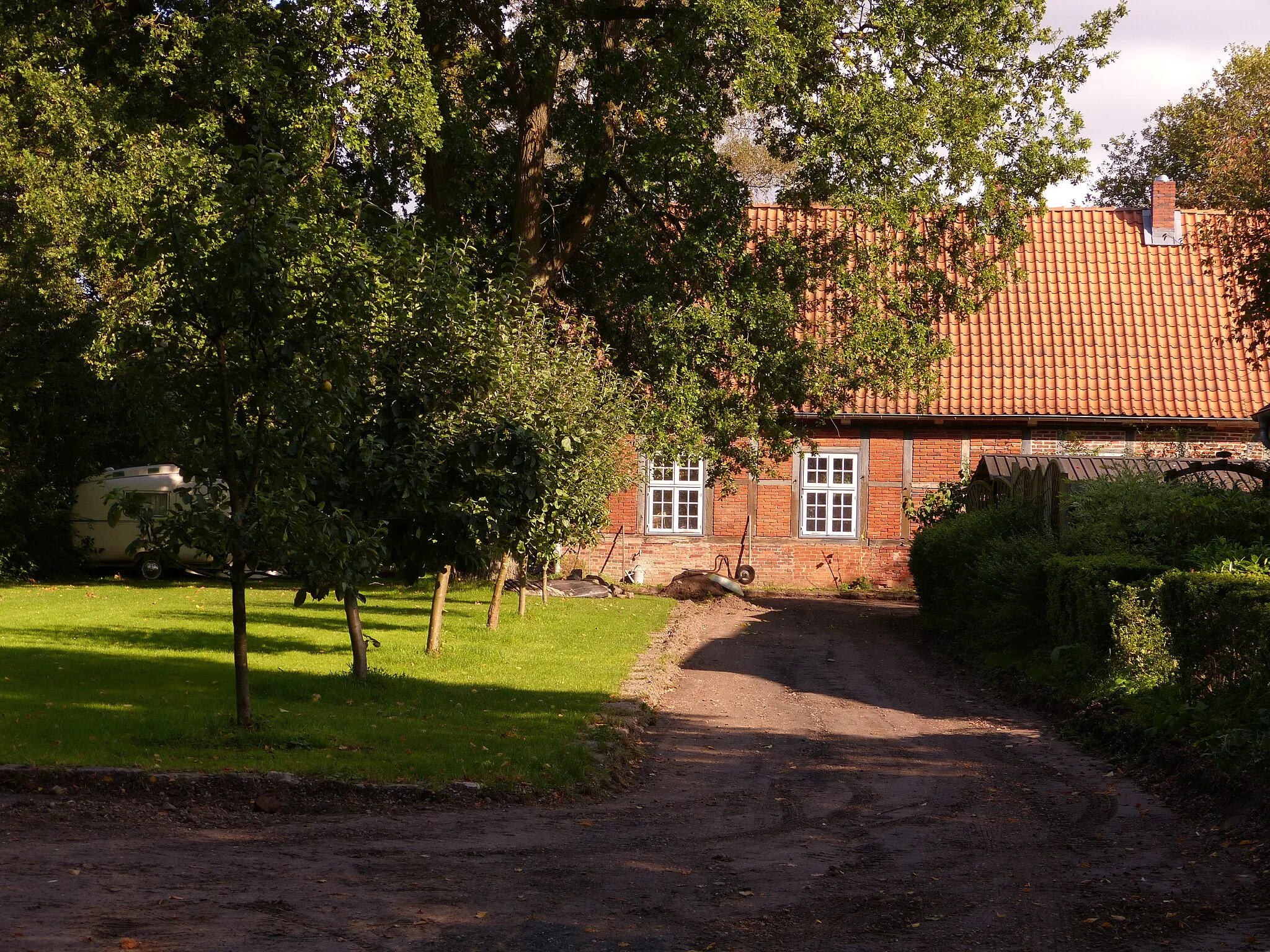 Photo showing: Das Bild zeigt ein Kulturdenkmal in Tangstedt (Stormarn), Beekmoorweg 8, ein ehemaliges Melkerhaus.