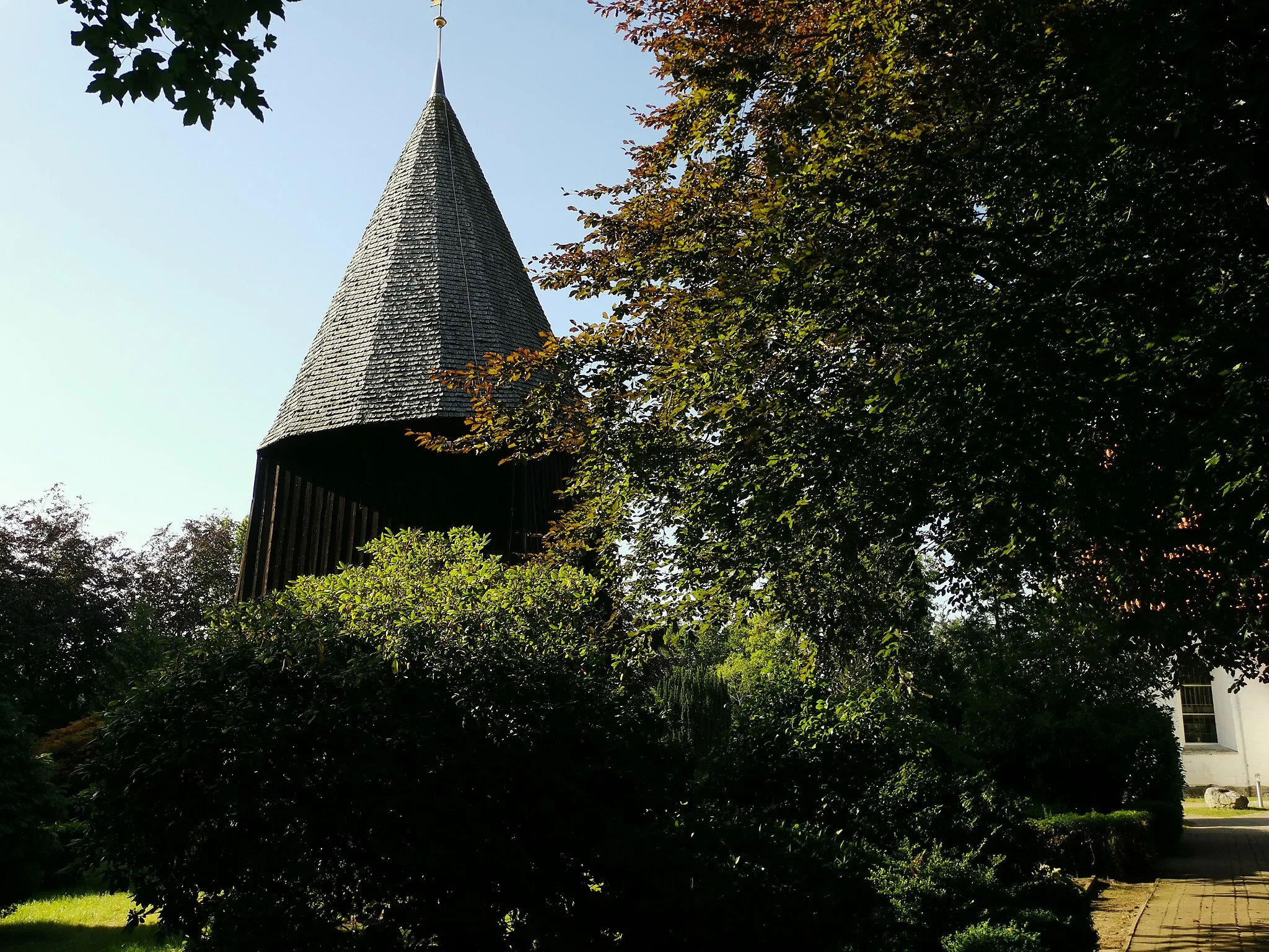 Photo showing: St. Andreas-Kirche in Weddingstedt