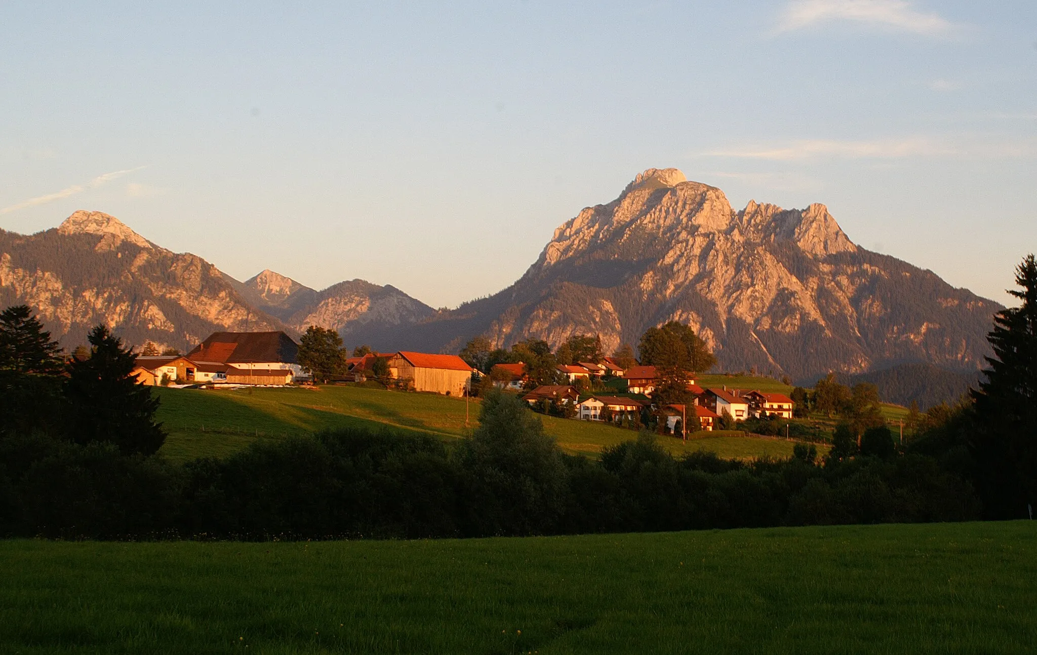 Photo showing: Eschach von Nordwesten, Säulingmassiv bei Füssen.
