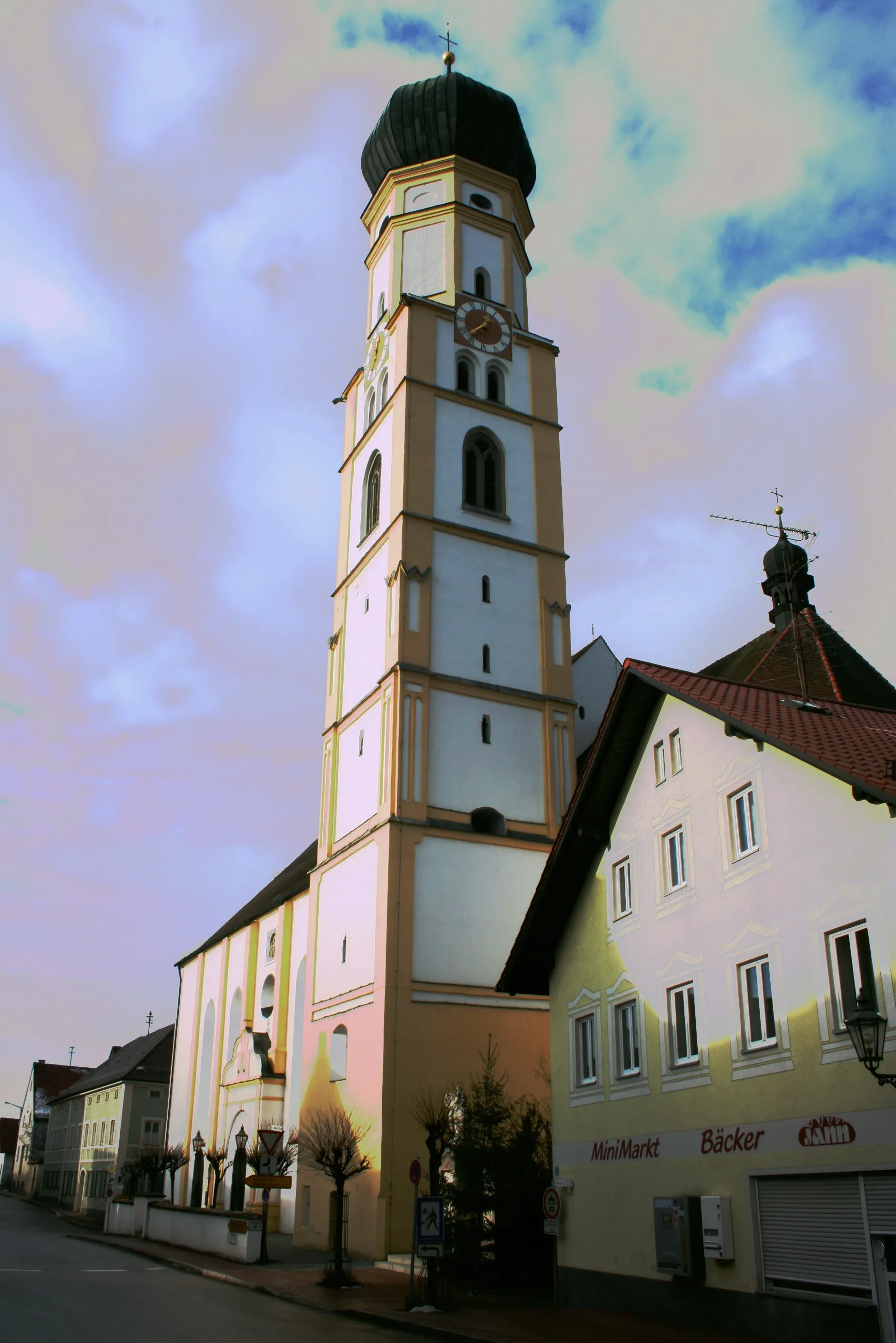 Photo showing: St. Leonhard (Inchenhofen) Kirchturm.