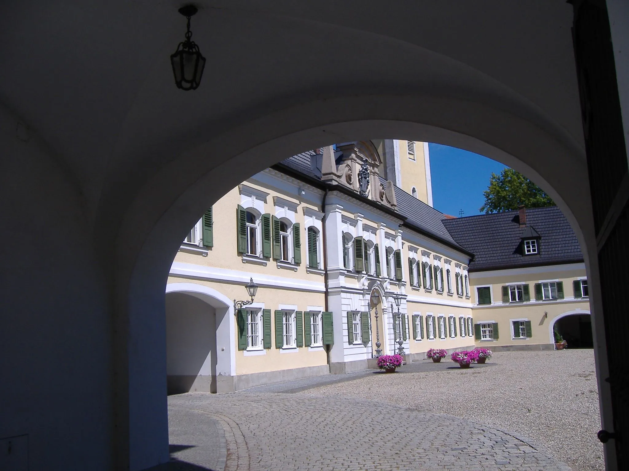 Photo showing: Schloss Kühbach