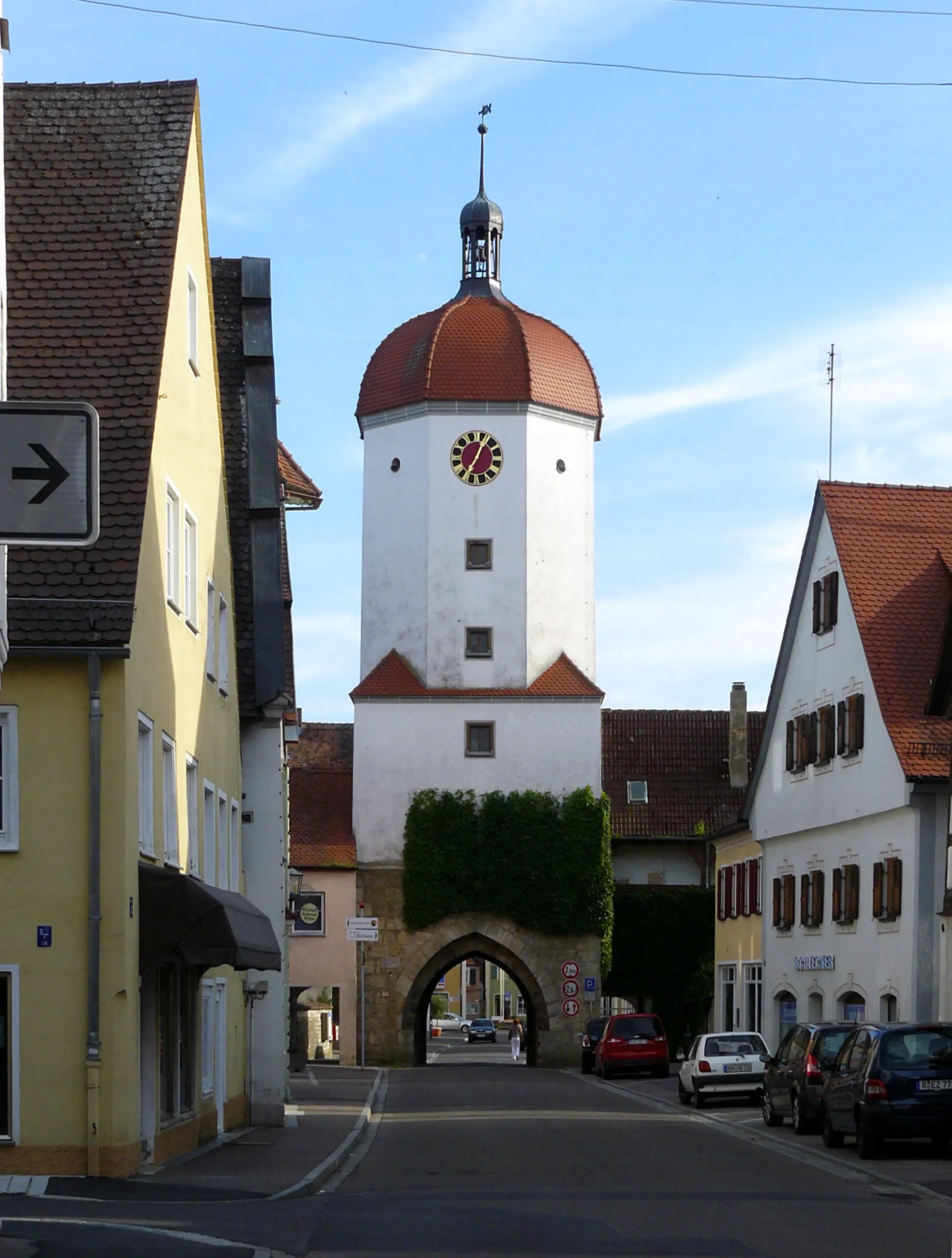 Photo showing: Blick auf Königsstraße und Königsturm in Oettingen in Bayern