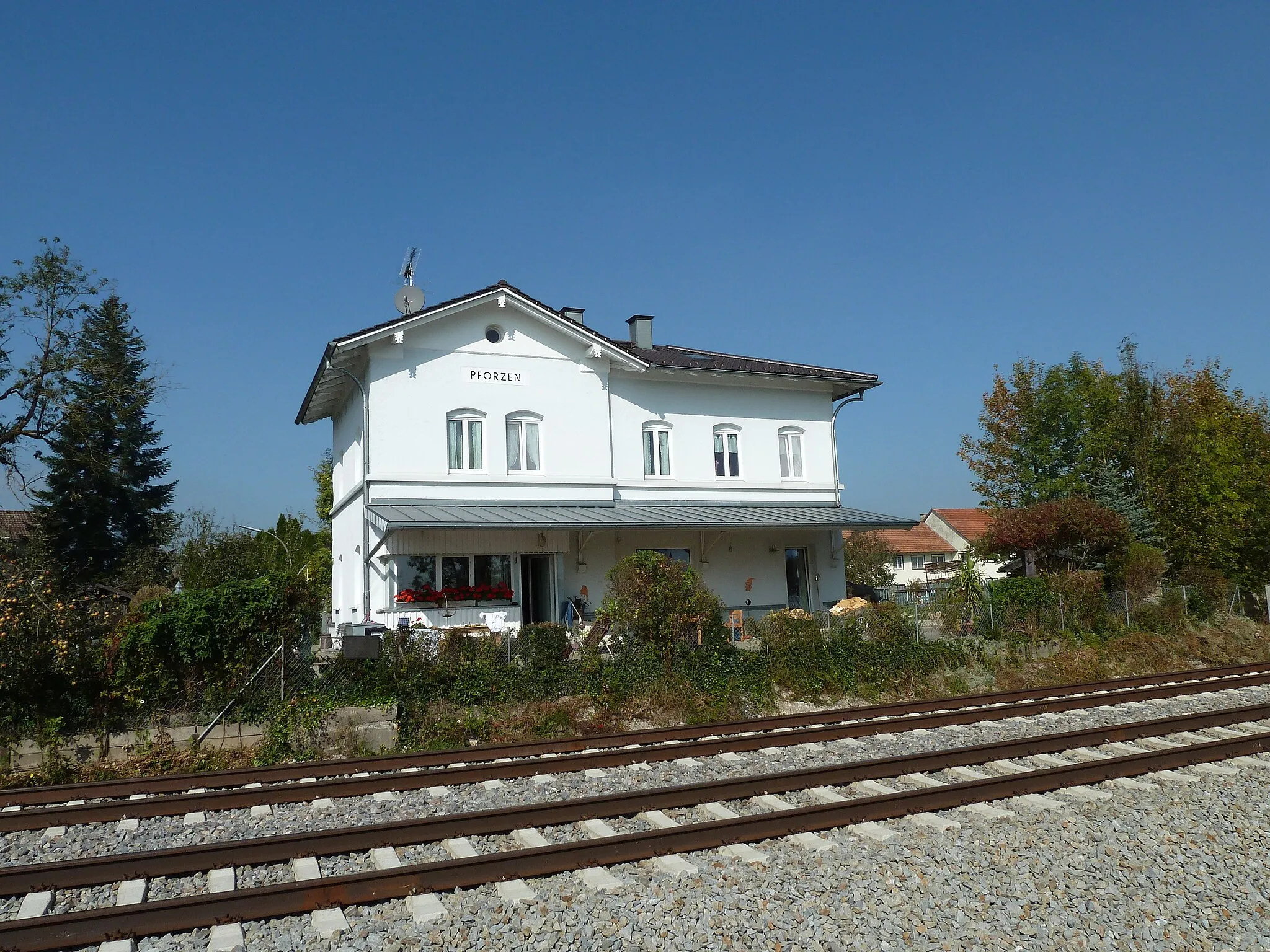 Photo showing: Ehemaliger Bahnhof Pforzen