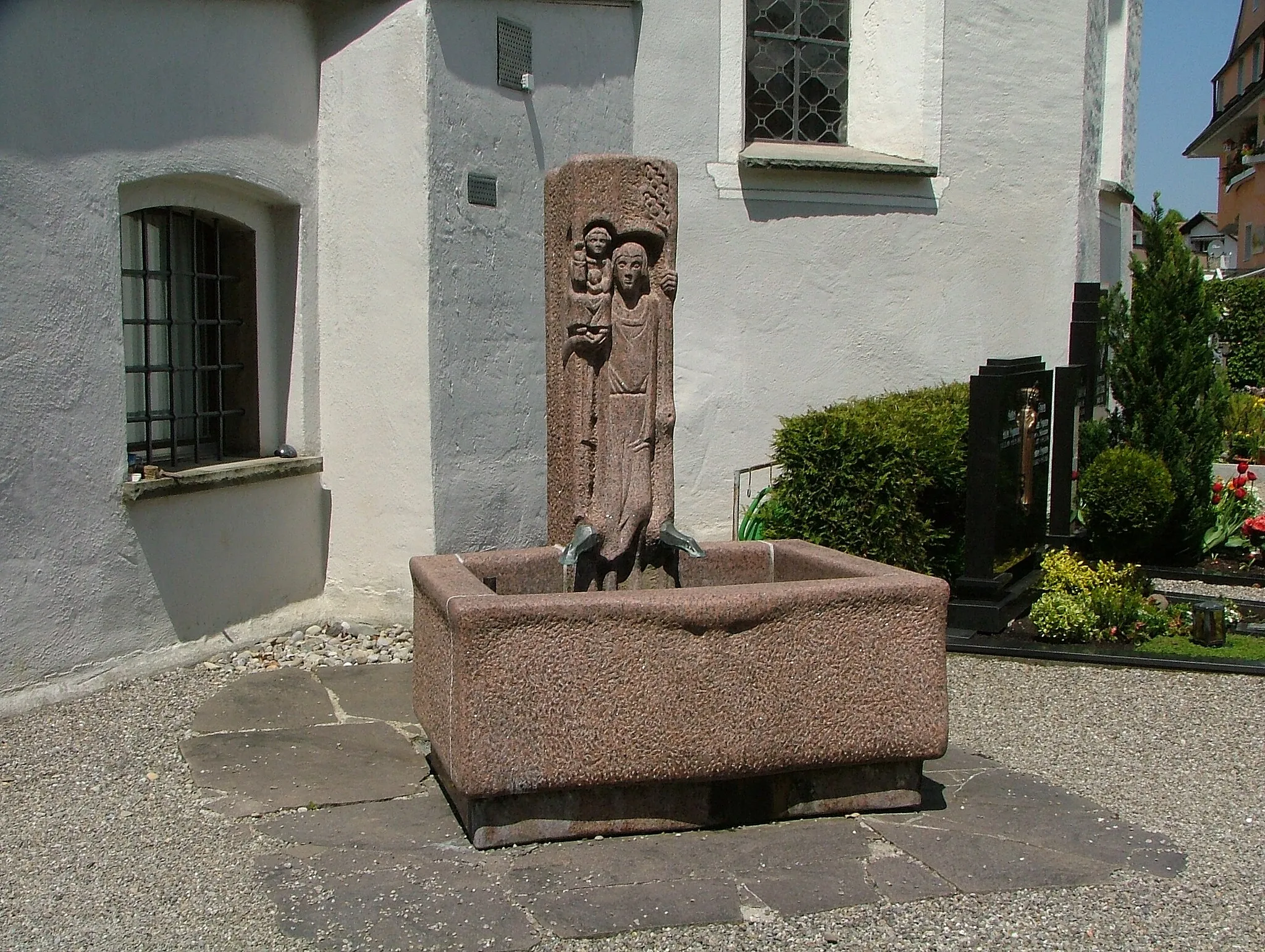 Photo showing: Friedhofsbrunnen