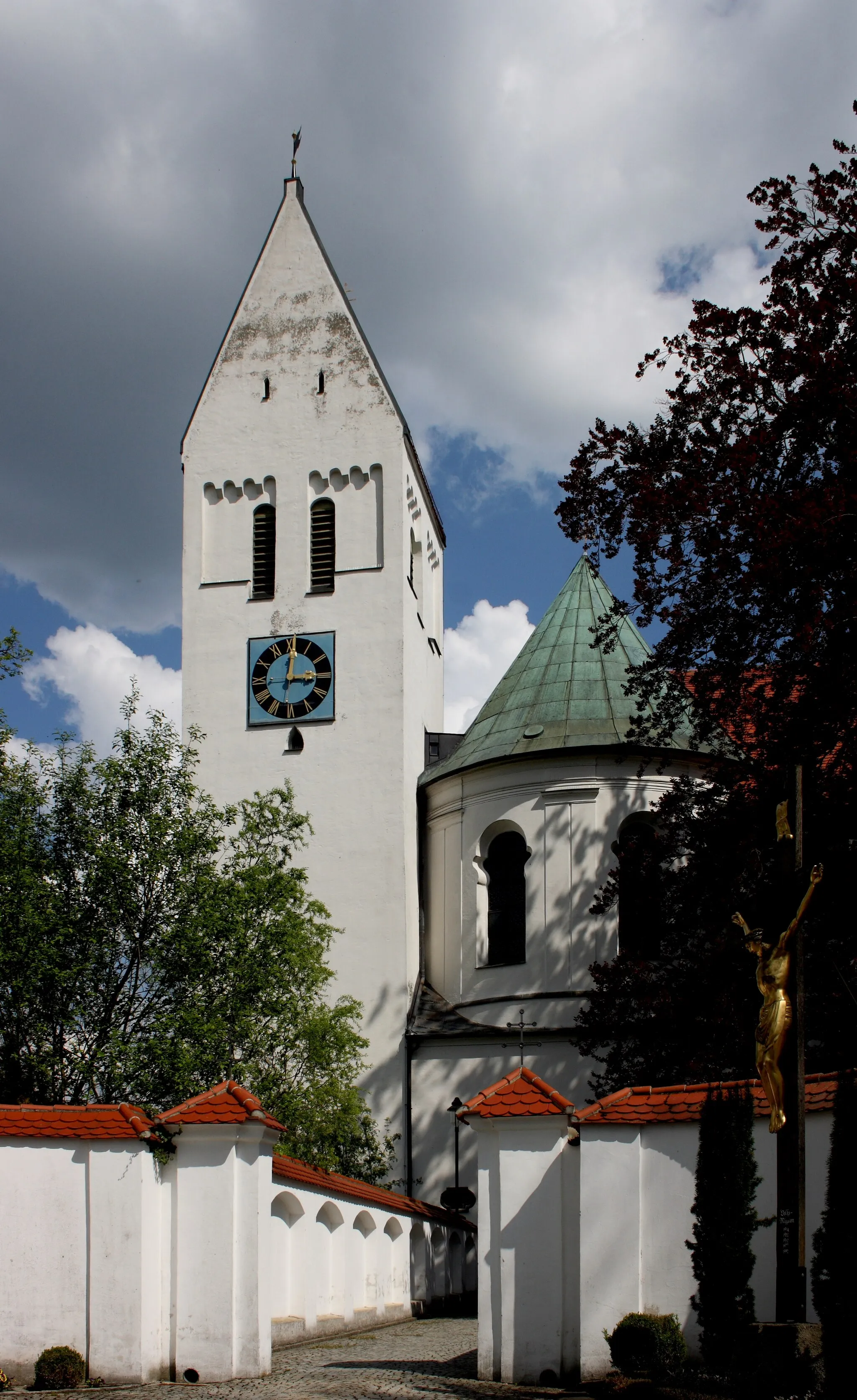 Photo showing: Katholische Pfarrkirche St. Peter und Paul (ehemalige Abteikirche des Klosters Thierhaupten) in Thierhaupten, einer Gemeinde im Landkreis Augsburg, Ansicht von Westen