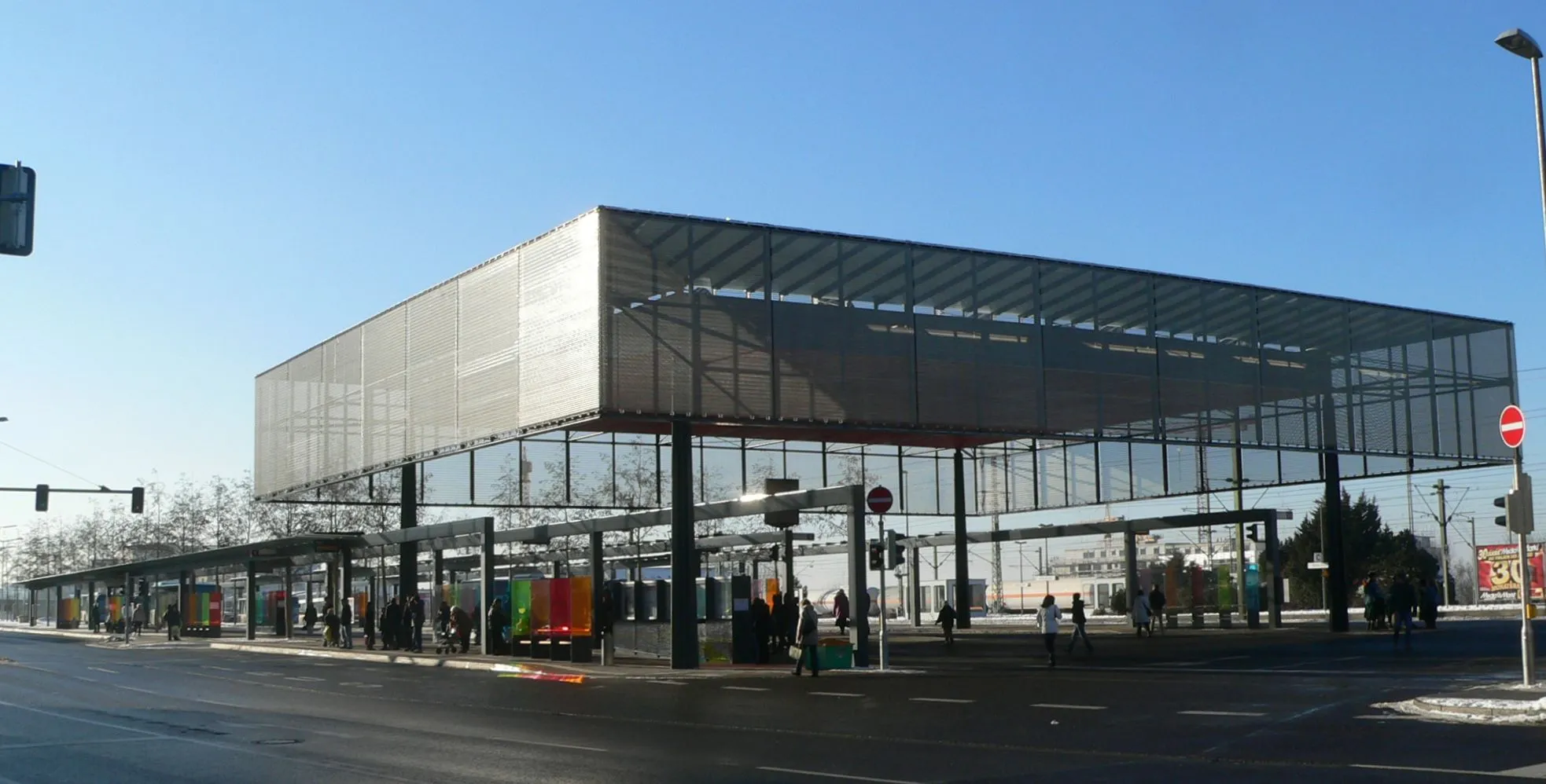 Photo showing: Central bus station in Böblingen, Germany. New in service since 2008-12-14.