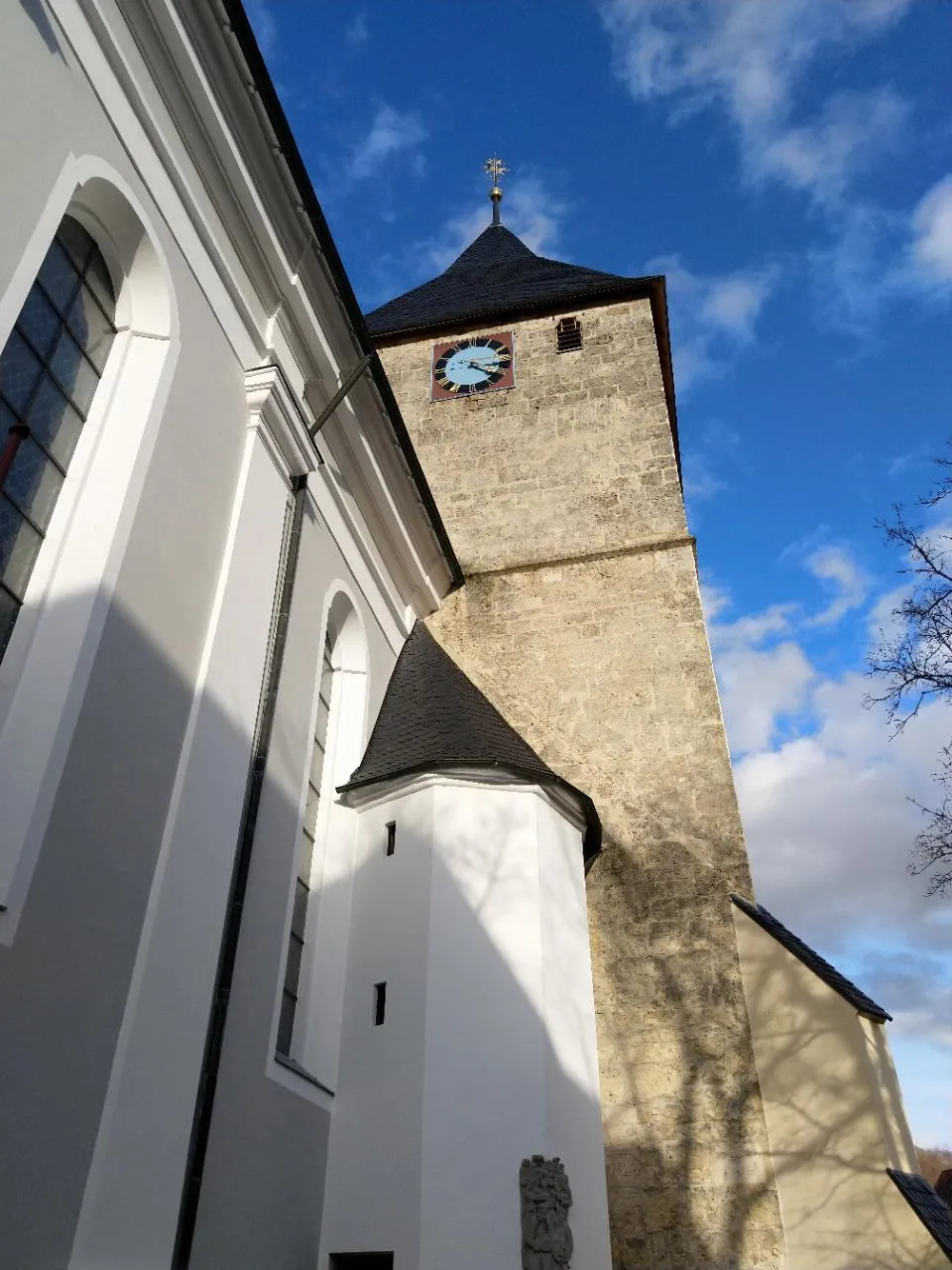 Photo showing: 1724 fertiggestellte Pfarrkirche in Deggingen mit ihrem mittelalterlichen Turm