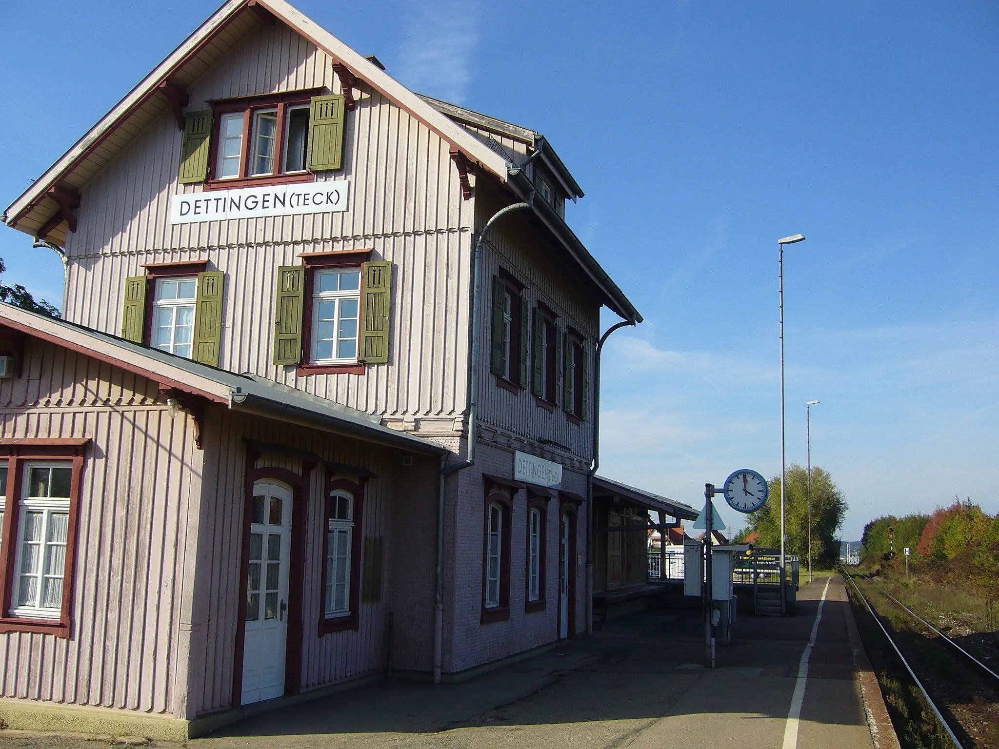 Photo showing: Bahnhof Dettingen/Teck