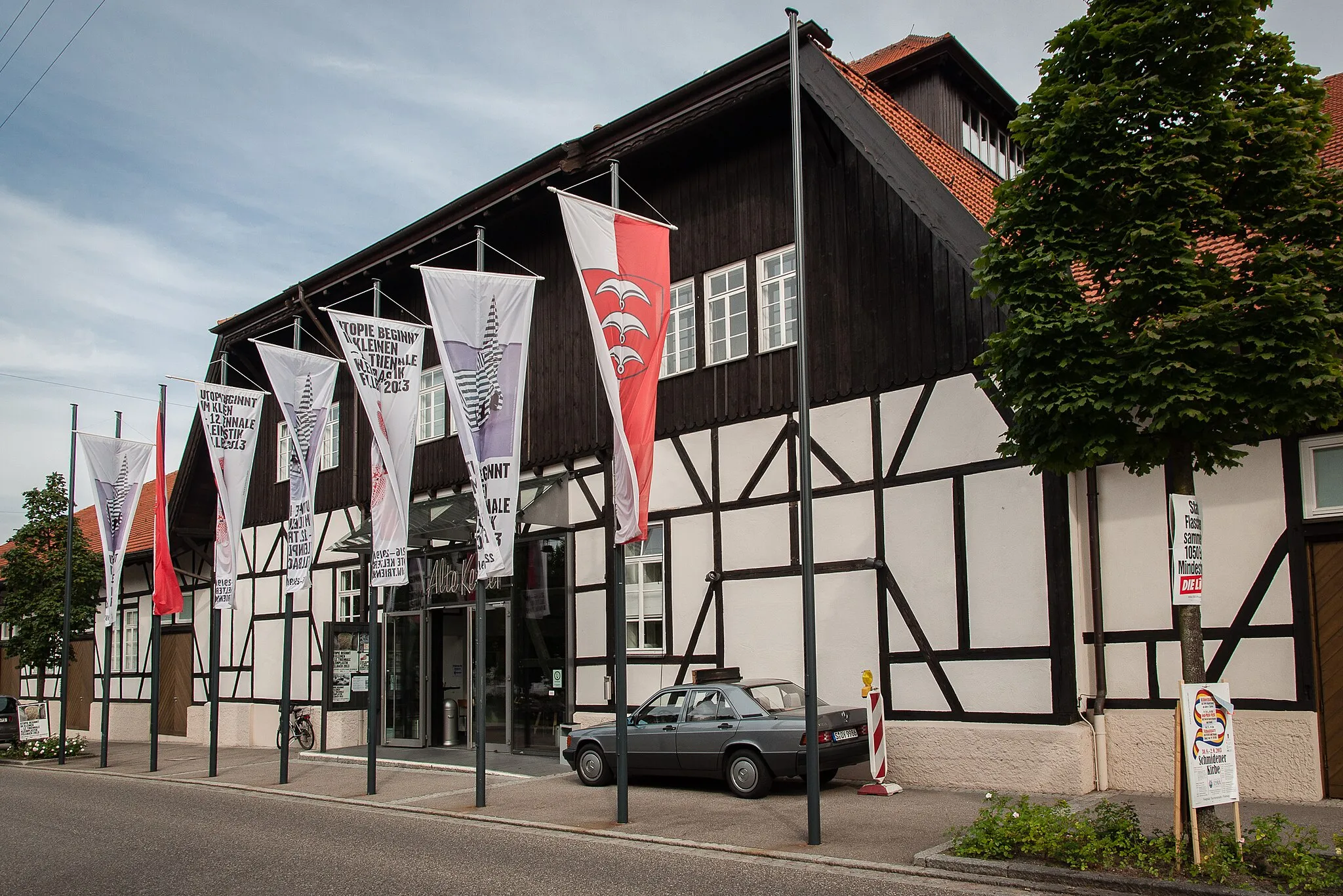 Photo showing: Haupteingang der Alten Kelter in Fellbach während der Triennale Kleinplastik 2013.