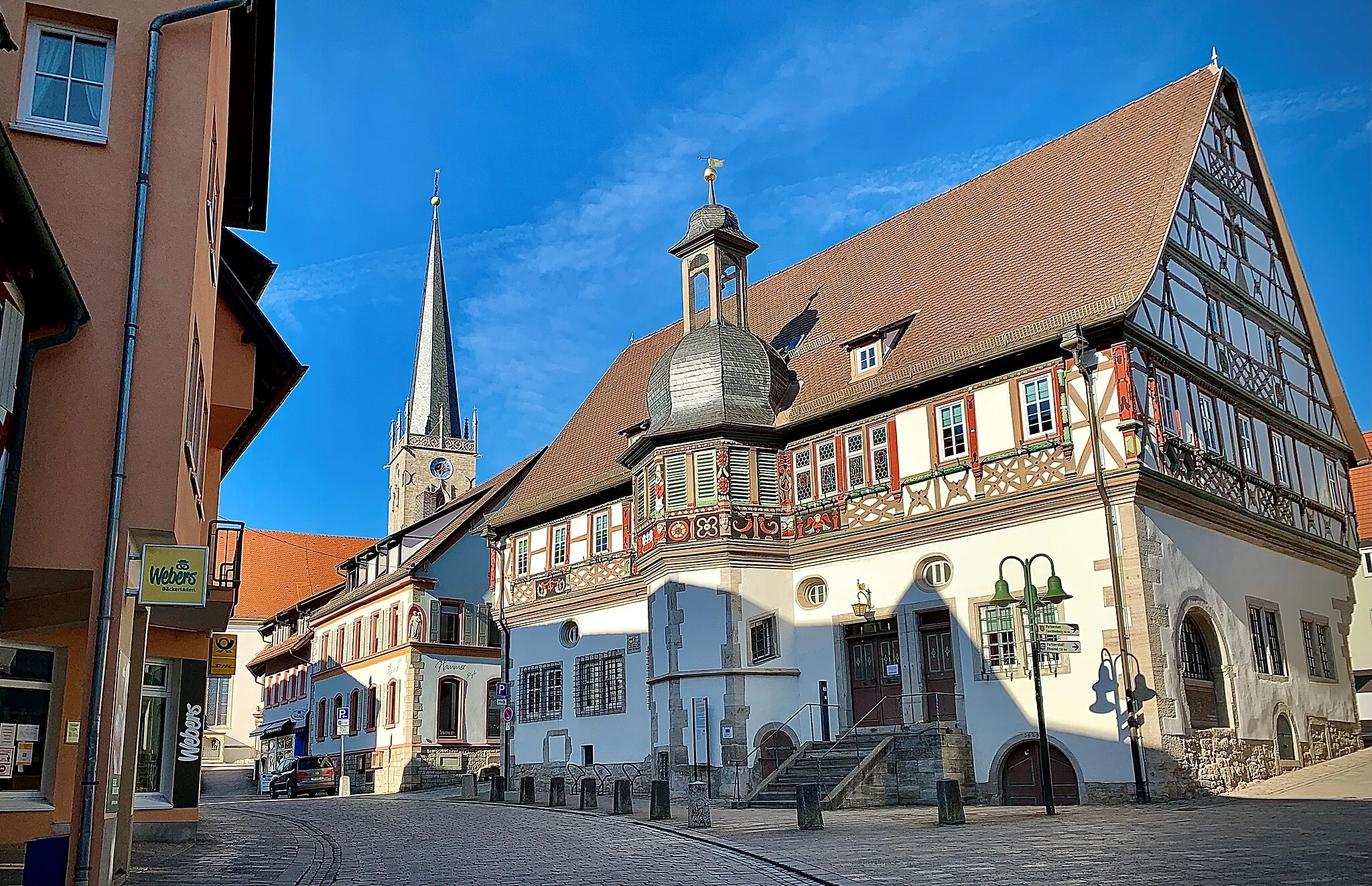 Photo showing: Rathaus mit Stadtkirche in Grünsfeld