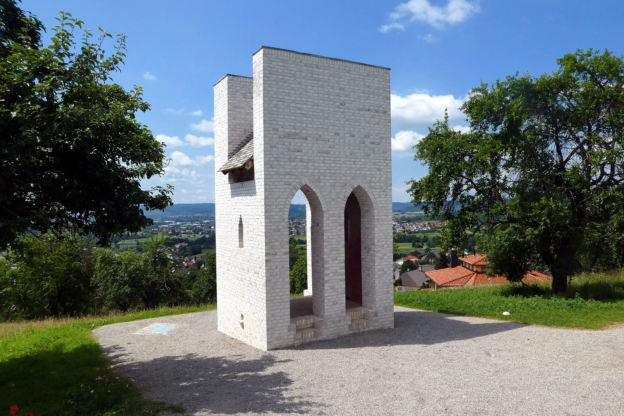 Photo showing: Plüderhausen - "Hochzeitsturm". Das Bauwerk entstand als Station 6 der "16 Stationen" der Remstal-Gartenschau 2019.