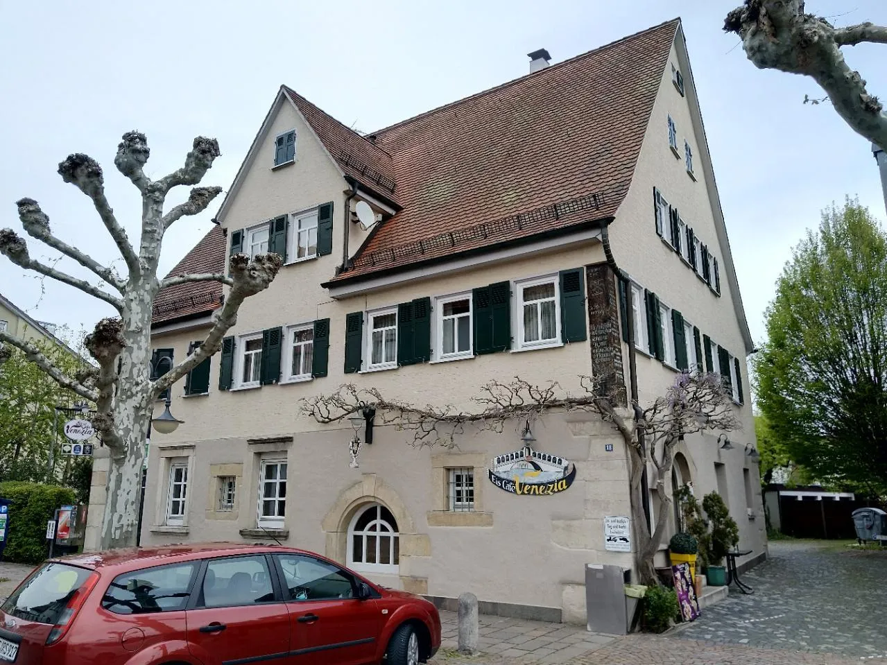 Photo showing: Eiscafé in historischem Gebäude in Reichenbach...