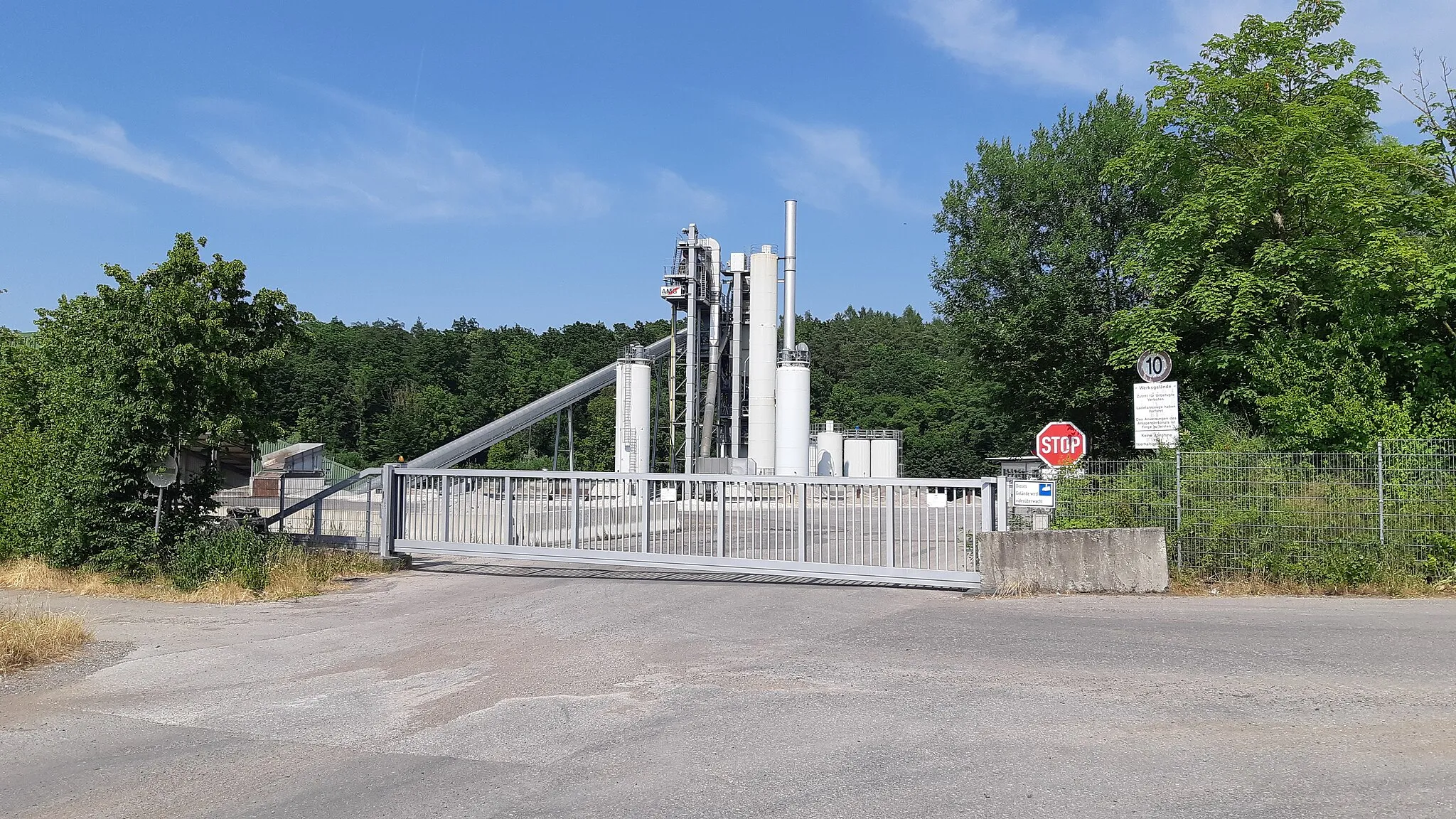 Photo showing: Asphaltmischwerk Schlat, Ansicht vom Eingangstor Mai 2023