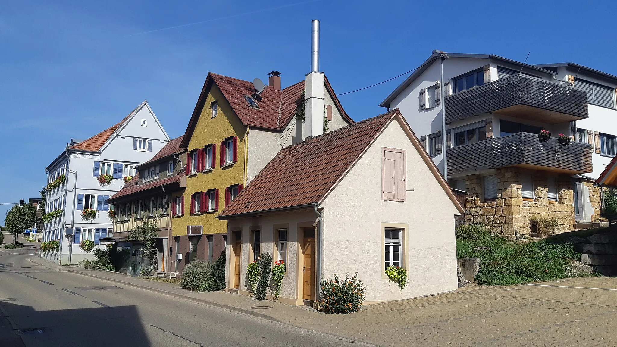Photo showing: Backhaus in Schlat im Oktober 2023. Links ist das Rathaus zu sehen.