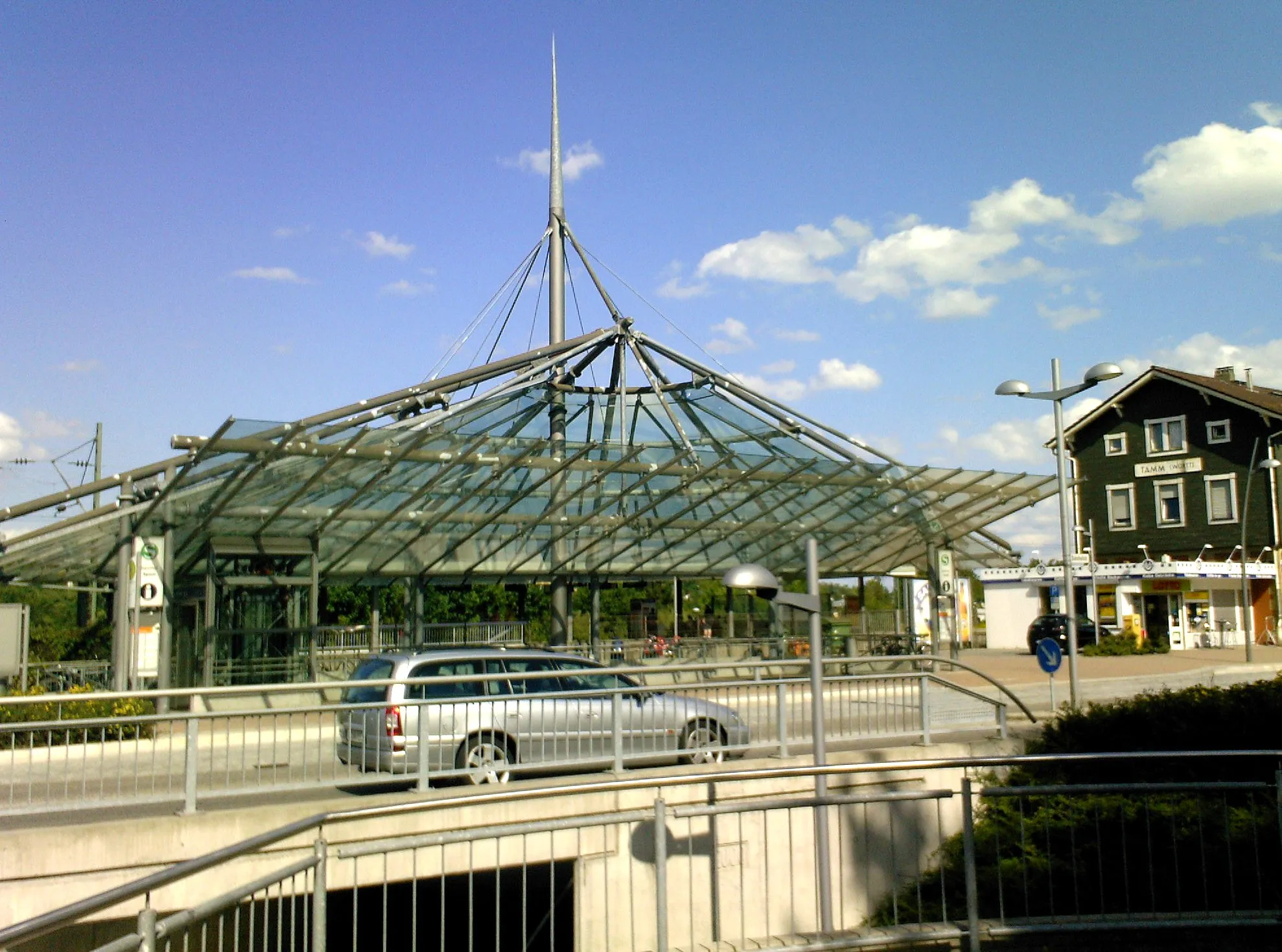 Photo showing: Shows the S-Bahnhof in Tamm