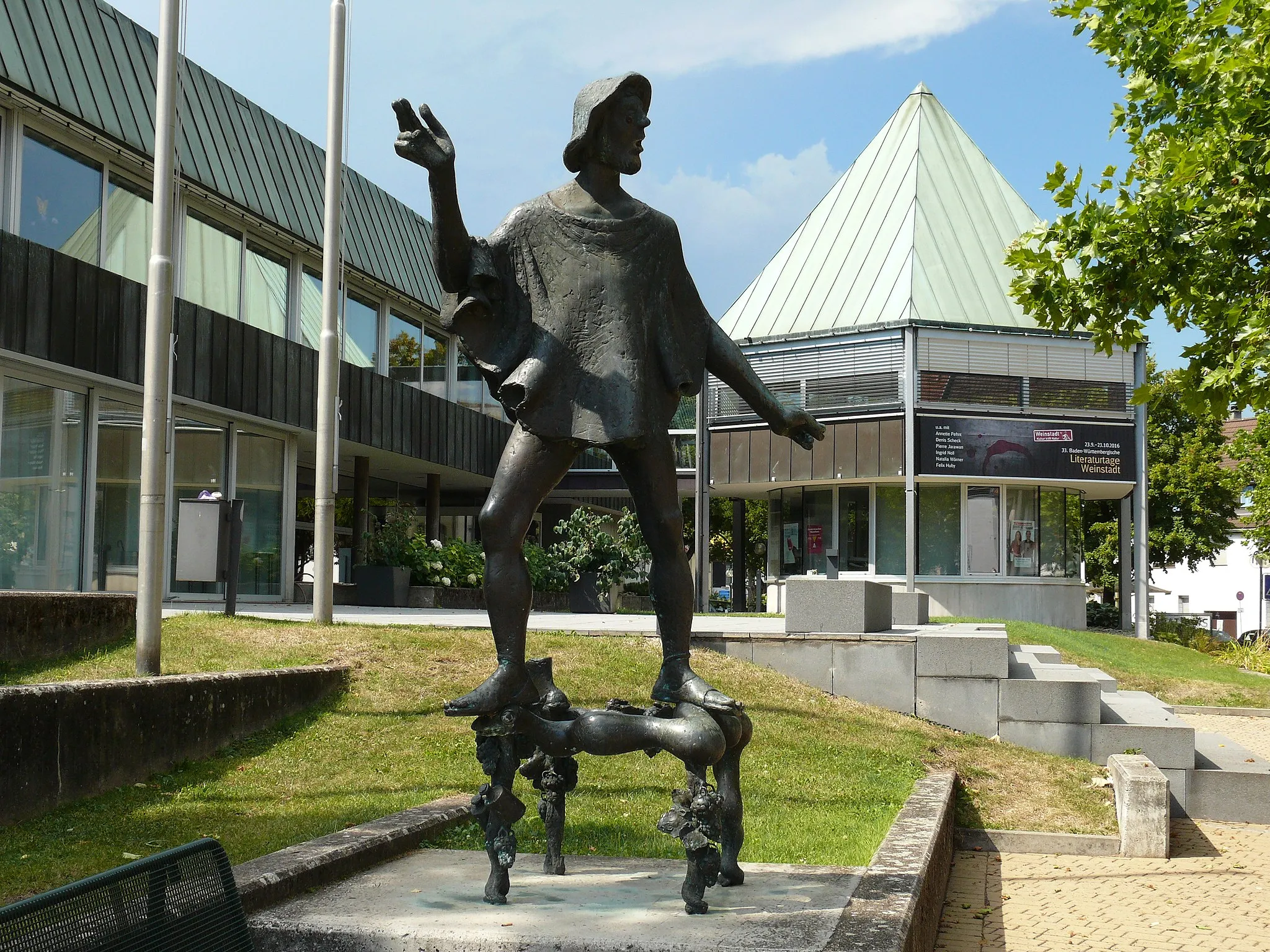 Photo showing: Gaispeter-Denkmal in Weinstadt-Beutelsbach vor dem Rathaus, zu Ehren dem Anführer der Bauernaufstandsbewegung "Armer Konrad" 1514.