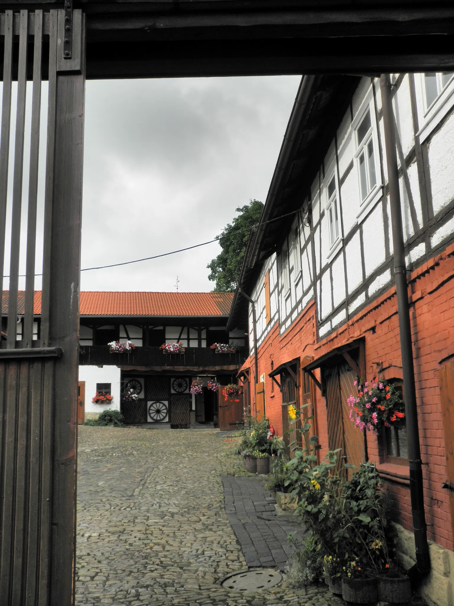 Photo showing: Behringen (Ilmkreis) in Thuringia: Farmers Courtyard