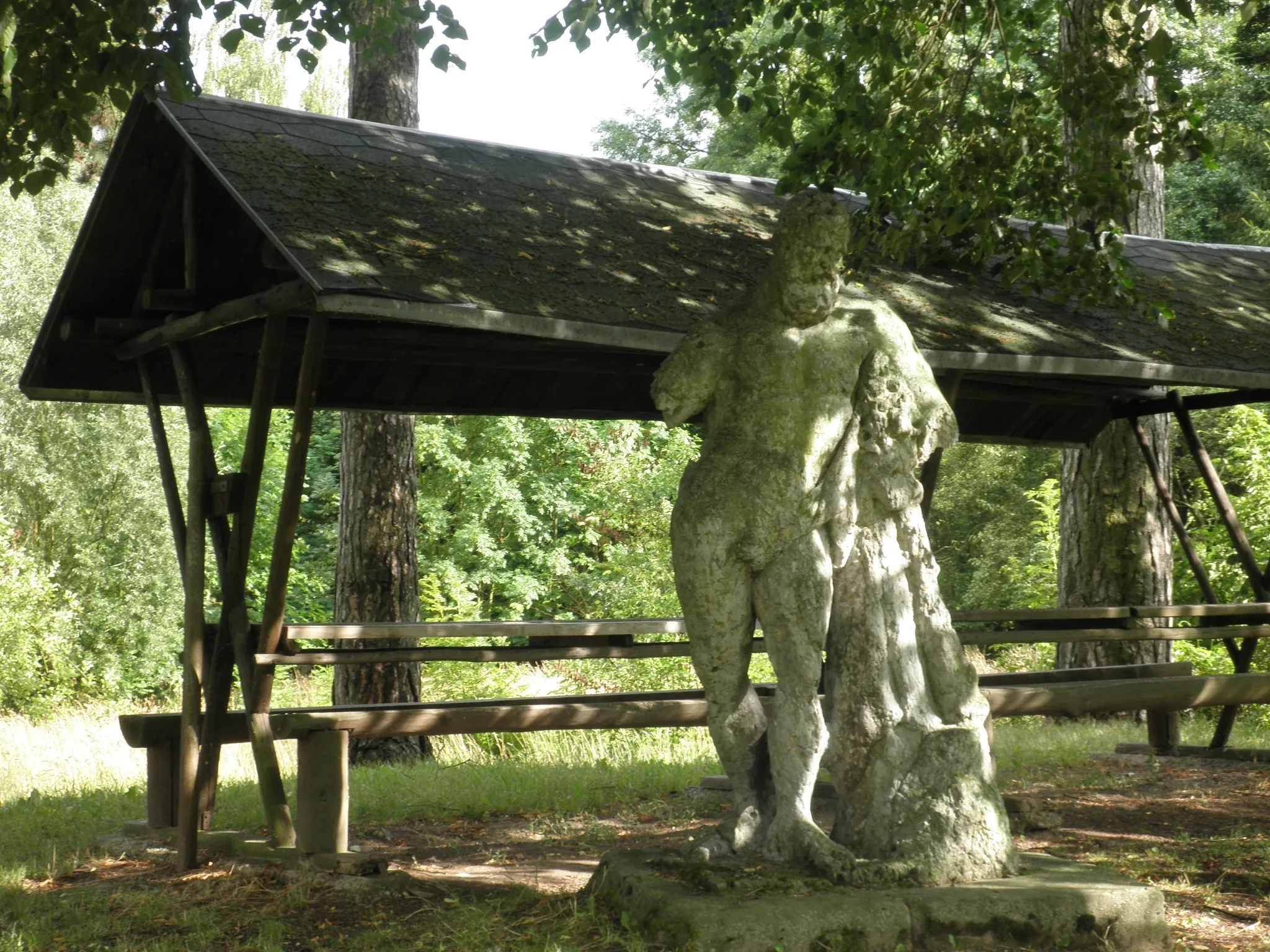 Photo showing: Behringen (Ilmkreis) Sculpture Herkules