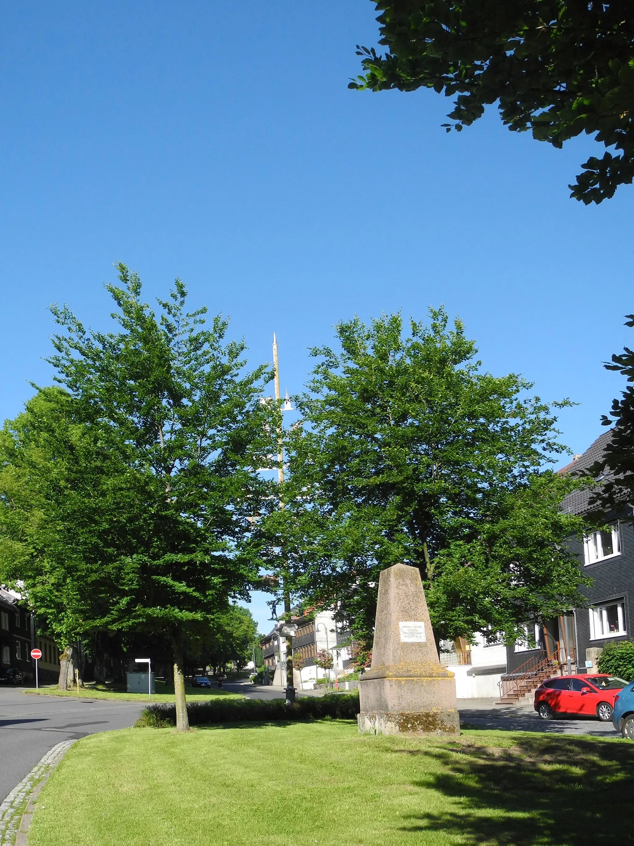 Photo showing: Kriegerdenkmal 1870/71 in Großbreitenbach, bei Hauptstr. 92