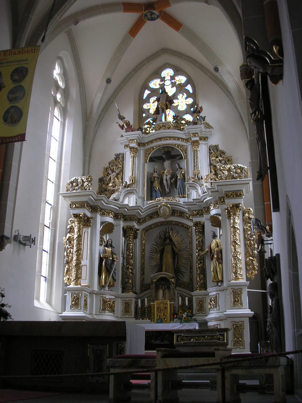 Photo showing: Der Altarraum der katholischen Kirche St. Aegidien in Heiligenstadt (Thüringen).
