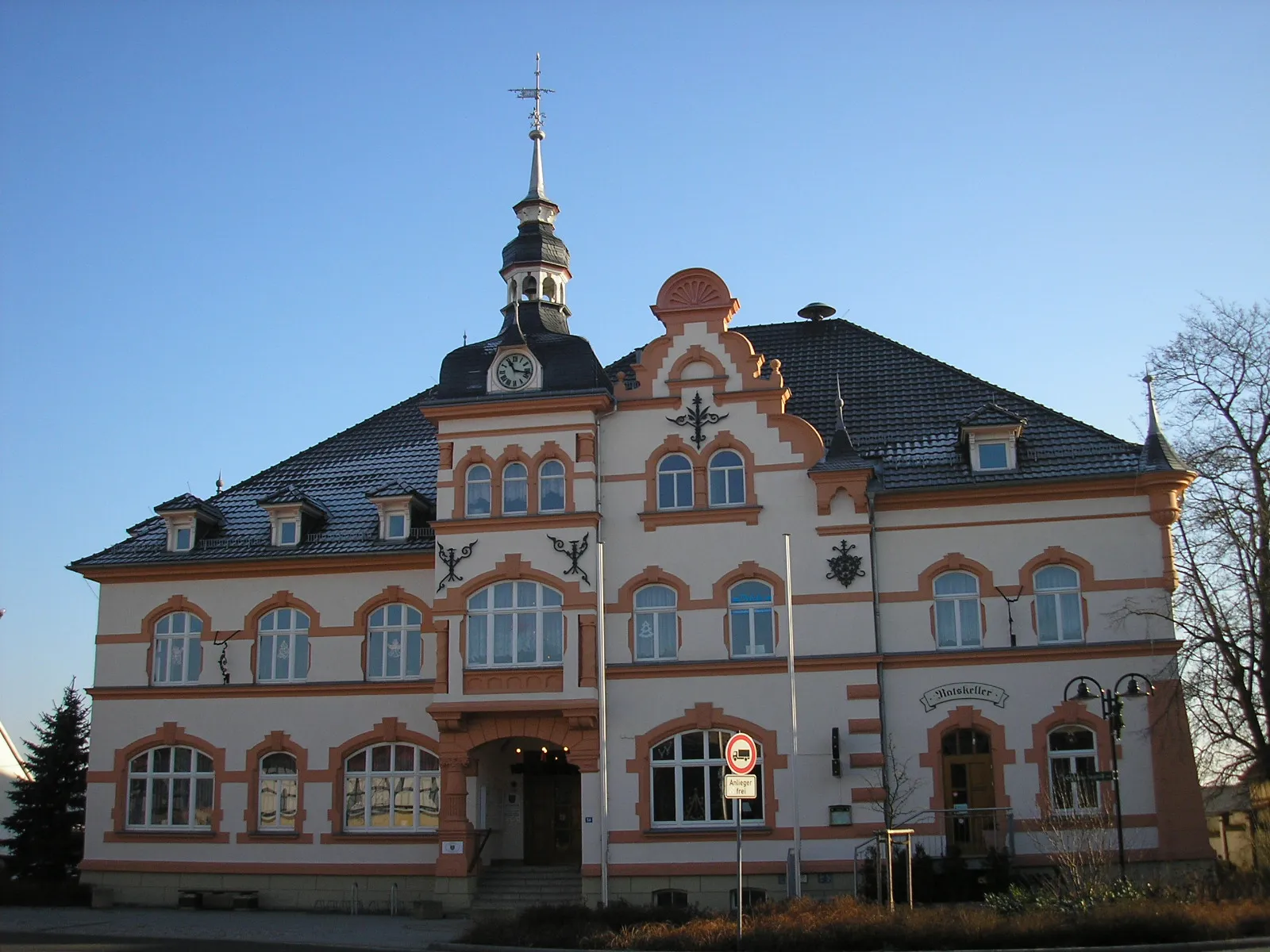 Photo showing: Das Rathaus in Hermsdorf (Thüringen)