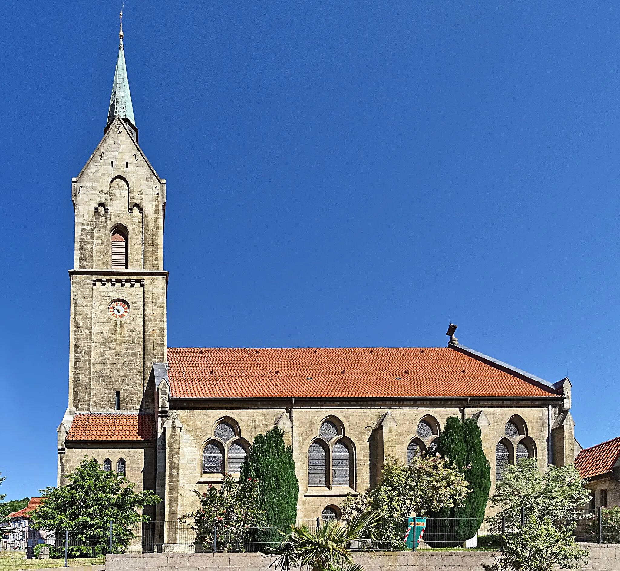 Photo showing: Pfarrkirche St. Cyriakus (Heyerode) von Südosten