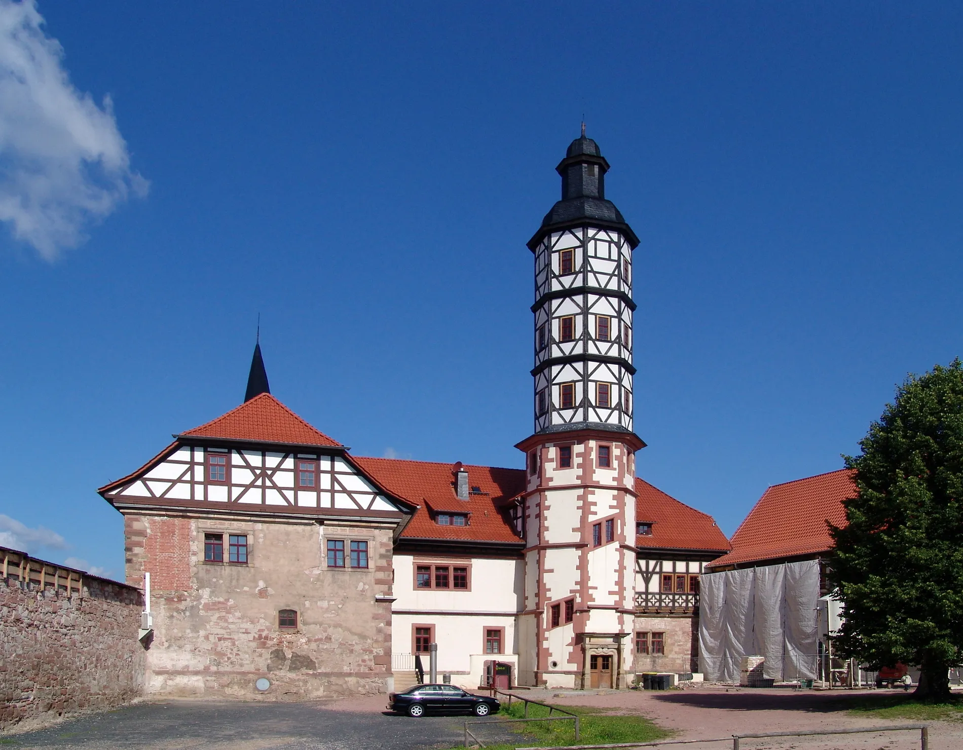 Photo showing: Innenhof des Renaissanceschlosses von Marksuhl/Thüringen