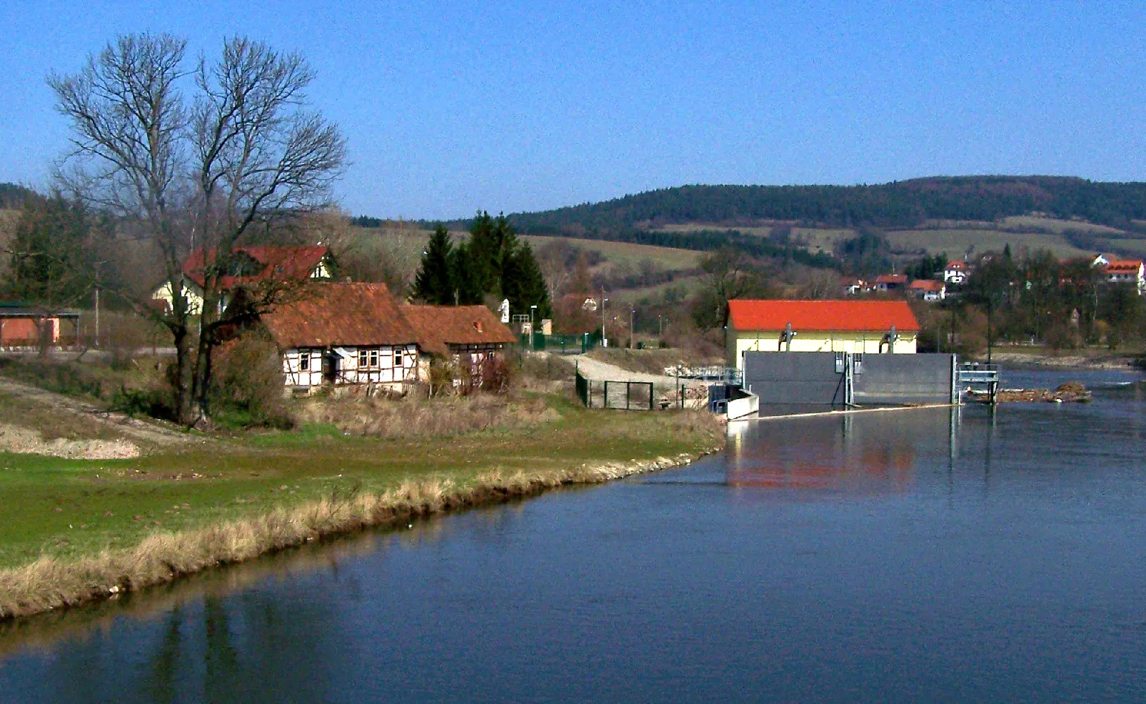 Photo showing: The hydroelectric power plant in Mihla at river Werra.