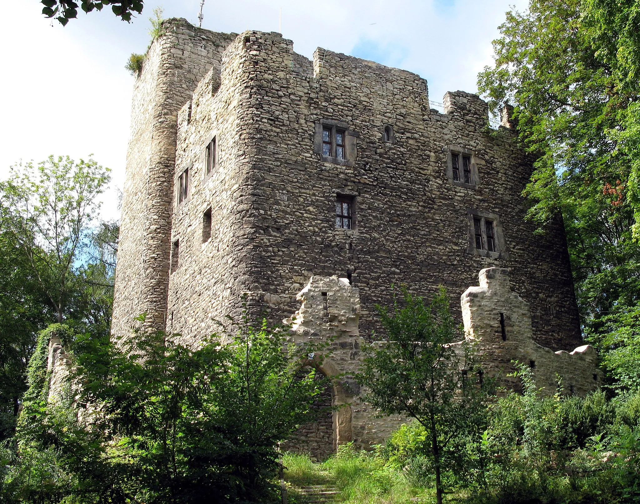 Photo showing: Ehrenburg über dem Städtchen Plaue in Thüringen.