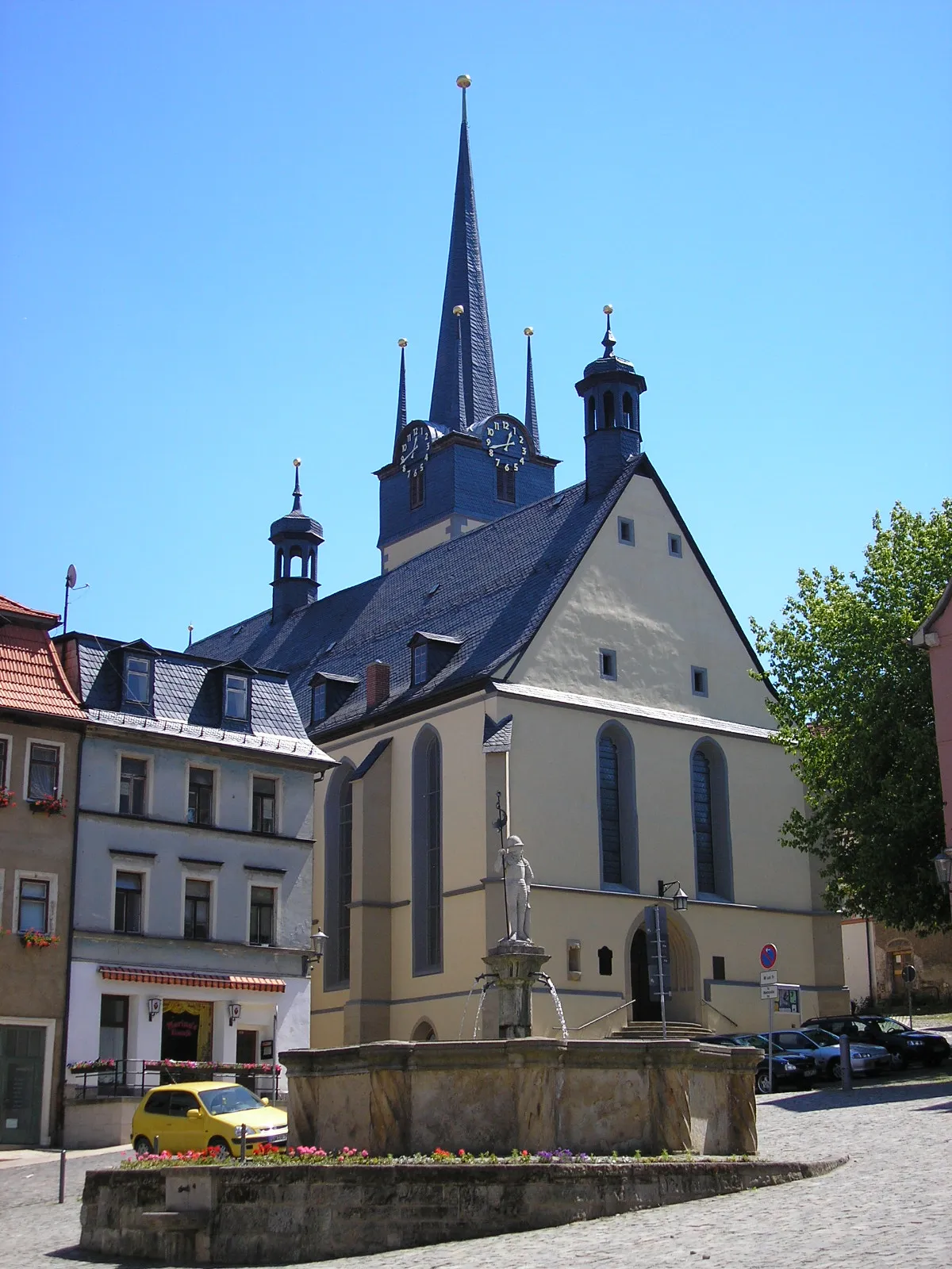 Photo showing: Markt und Stadtkirche in Pößneck (Thüringen).