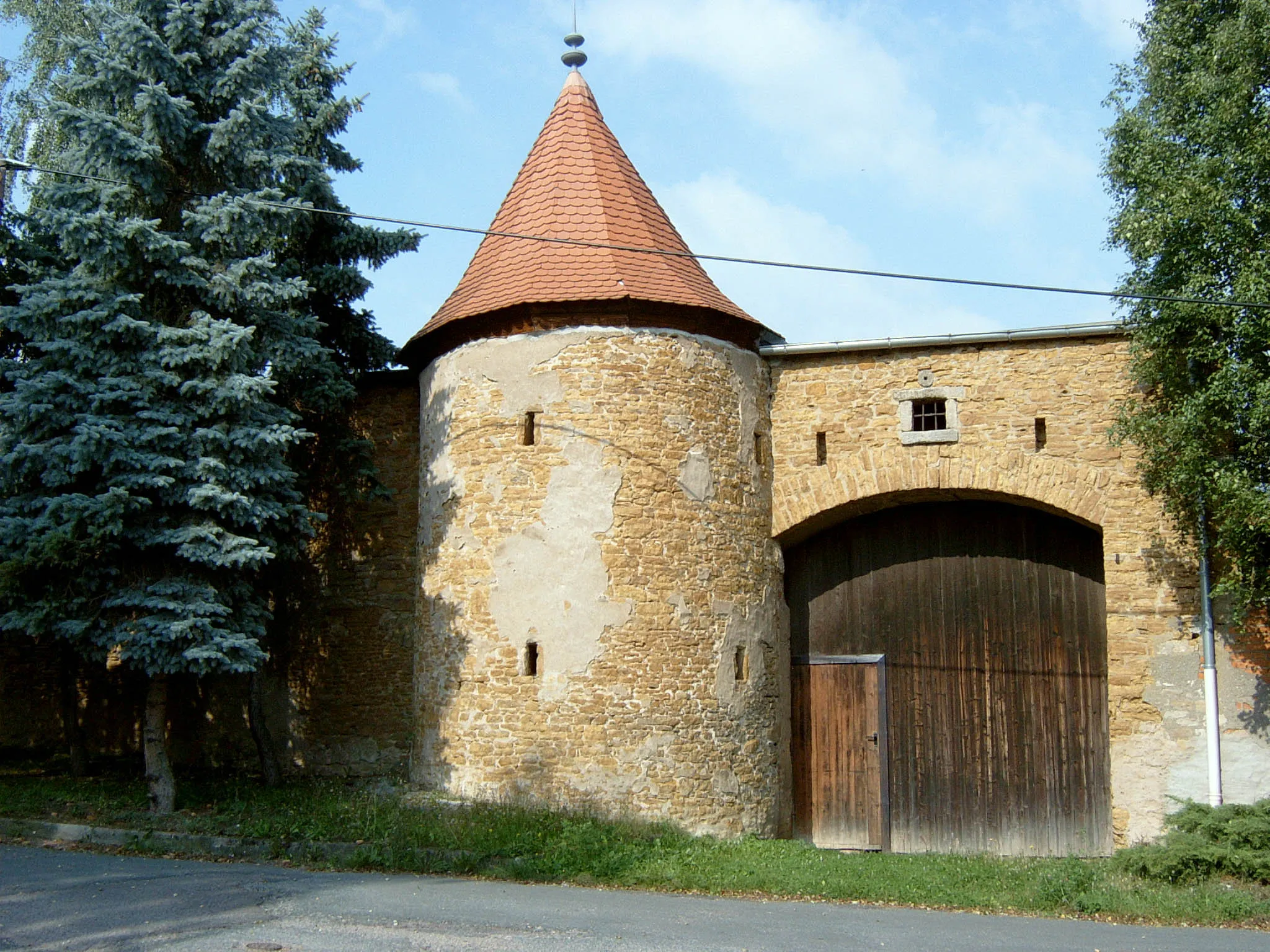 Photo showing: Stadtmauer Rastenberg