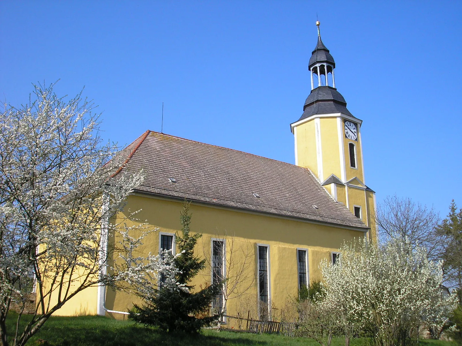 Photo showing: Die Stadtkirche von Schkölen (Thüringen).